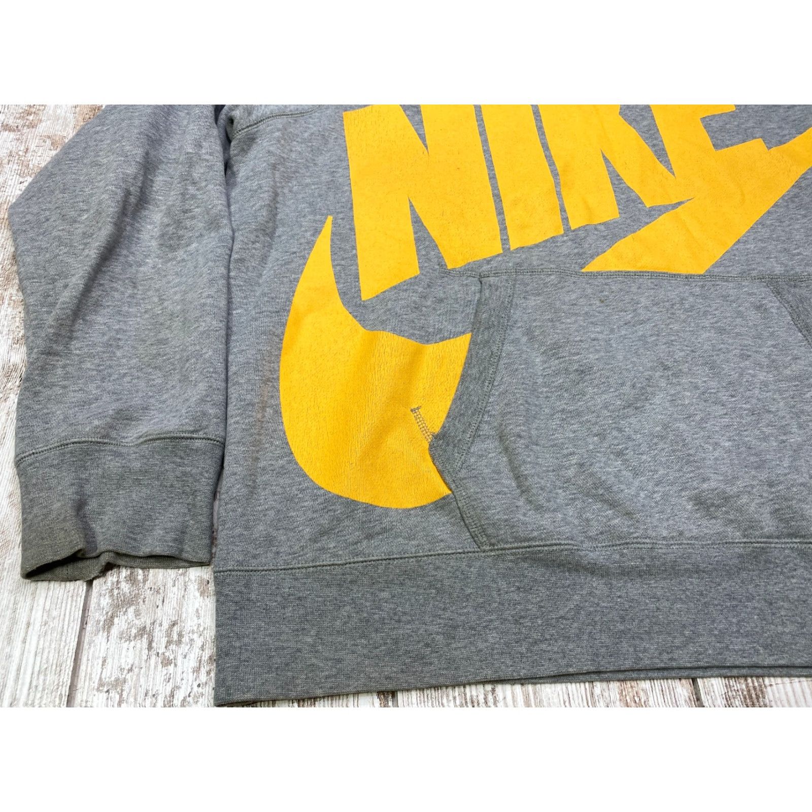 Nike VINTAGE Nike Hoodie Mens 2XL Nike Swoosh Yellow Lettering Red Tag Grey Cotton Fleece Pullover Hooded with Pockets Size US XXL / EU 58 / 5 - 3 Thumbnail