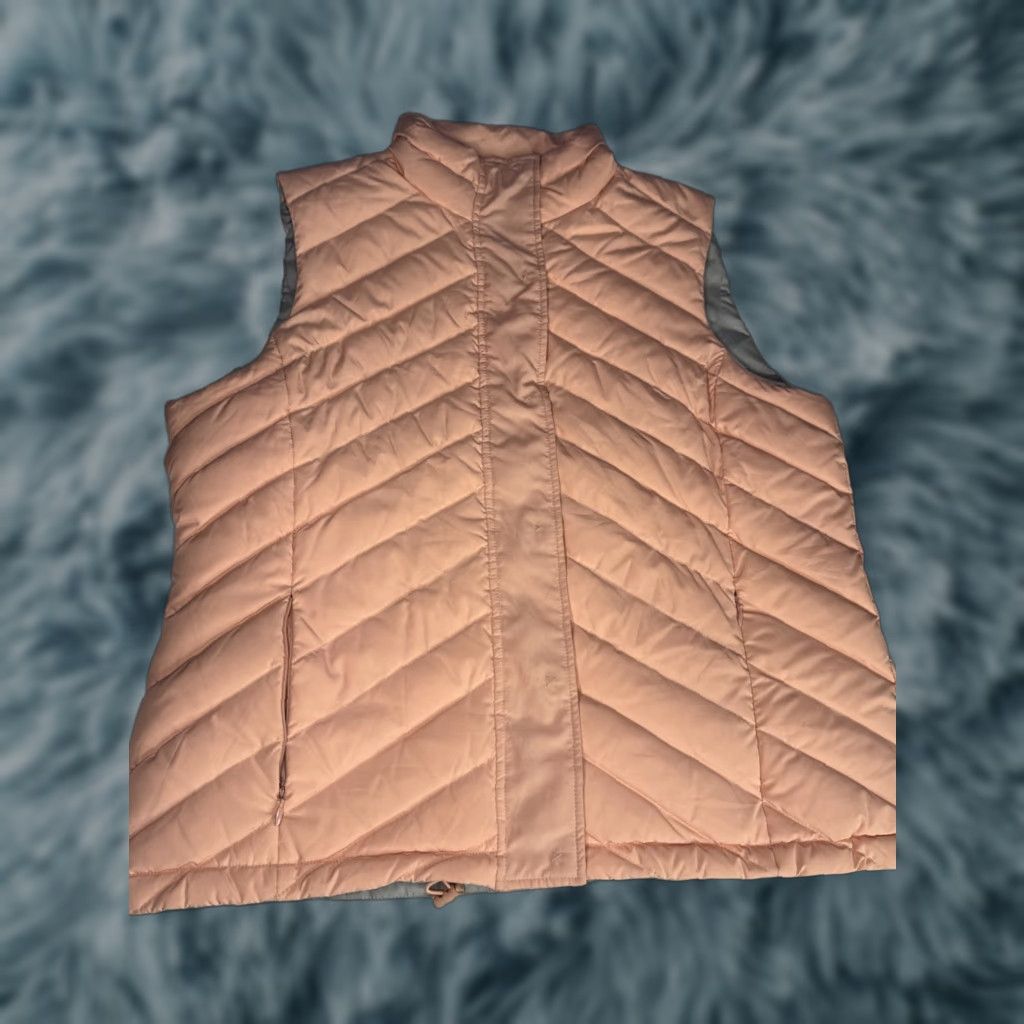 Vintage Sundance Puffer Vest Womens L Peach Pink Vest Puffer Jacket Womens Size L Pink, Peach, Sundance, Vest, Women’s, Puffy, Puffer, Jacket, Size L Size L / US 10 / IT 46 - 1 Thumbnail