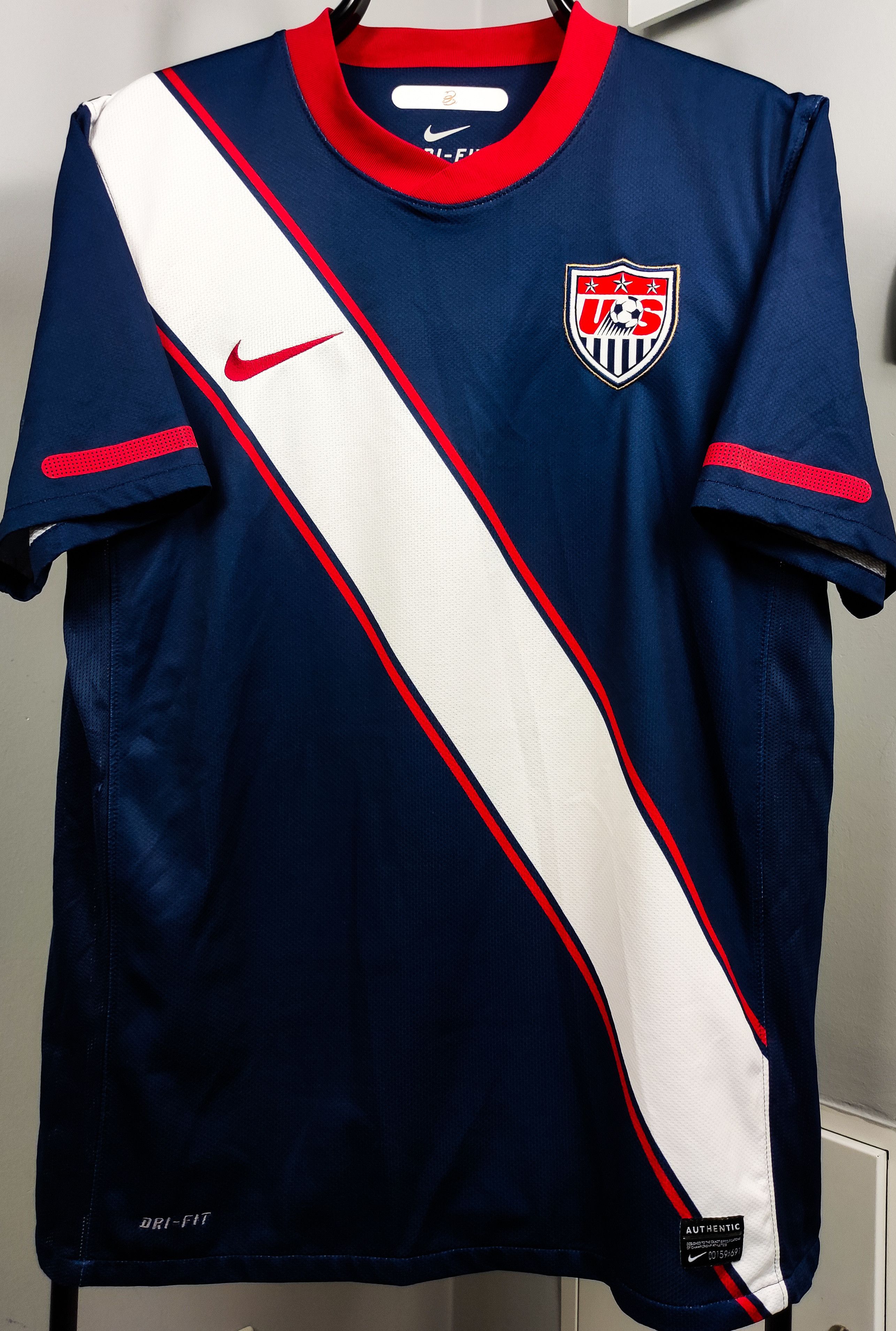 Nike United States National Team 2010 Nike Away Shirt USA Jersey Size US M / EU 48-50 / 2 - 1 Thumbnail