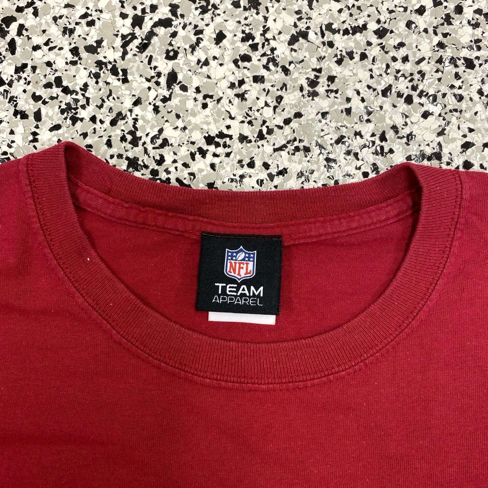 NFL VINTAGE NFL San Francisco 49ers Football Helmet T Shirt Large Red Cotton Mens Short Sleeve Crew Neck Logo Print 2000s Art California USA Stadium Size US L / EU 52-54 / 3 - 4 Thumbnail