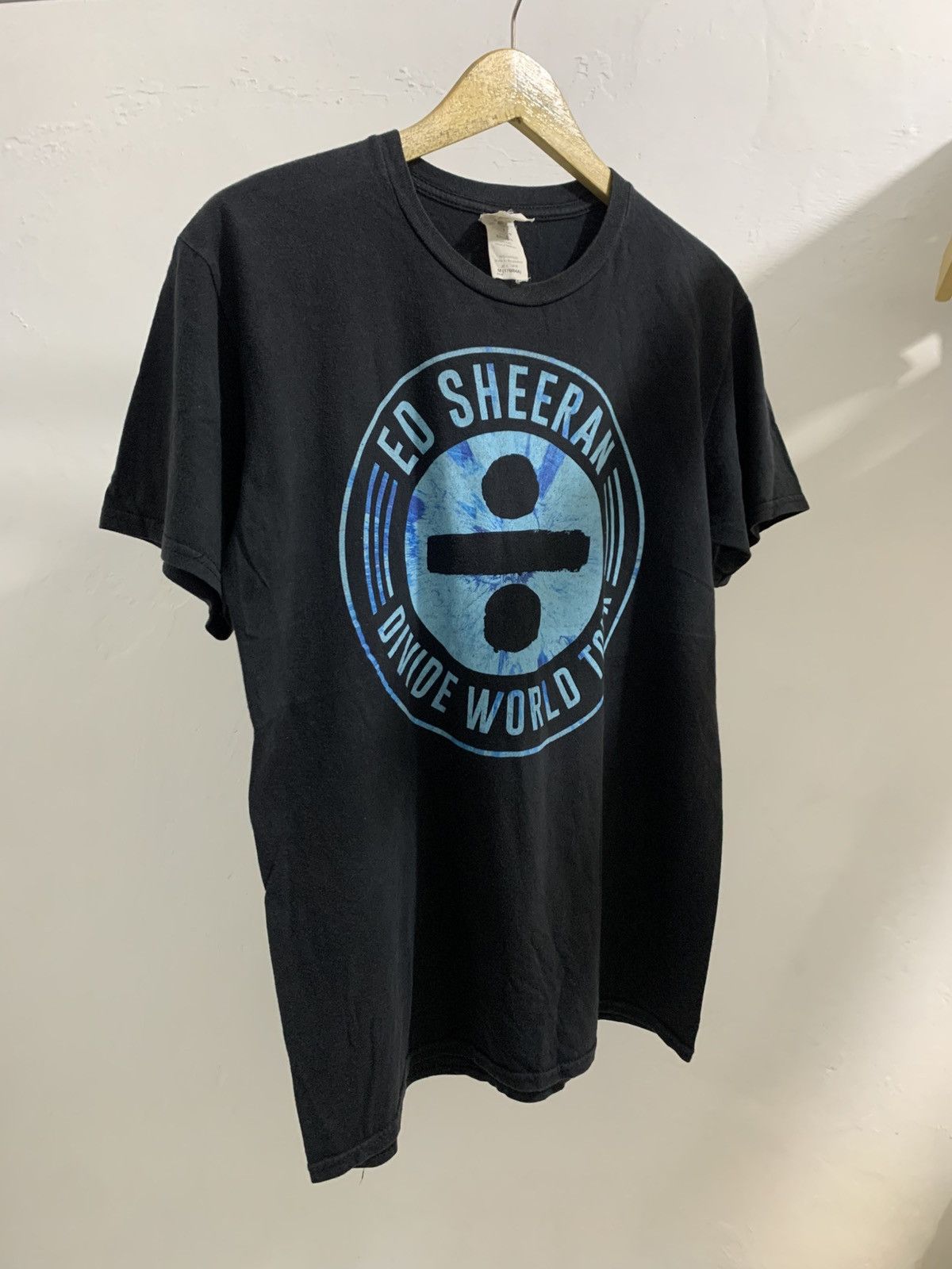 Gildan Vintage ed sheeran tshirt Size US M / EU 48-50 / 2 - 4 Thumbnail