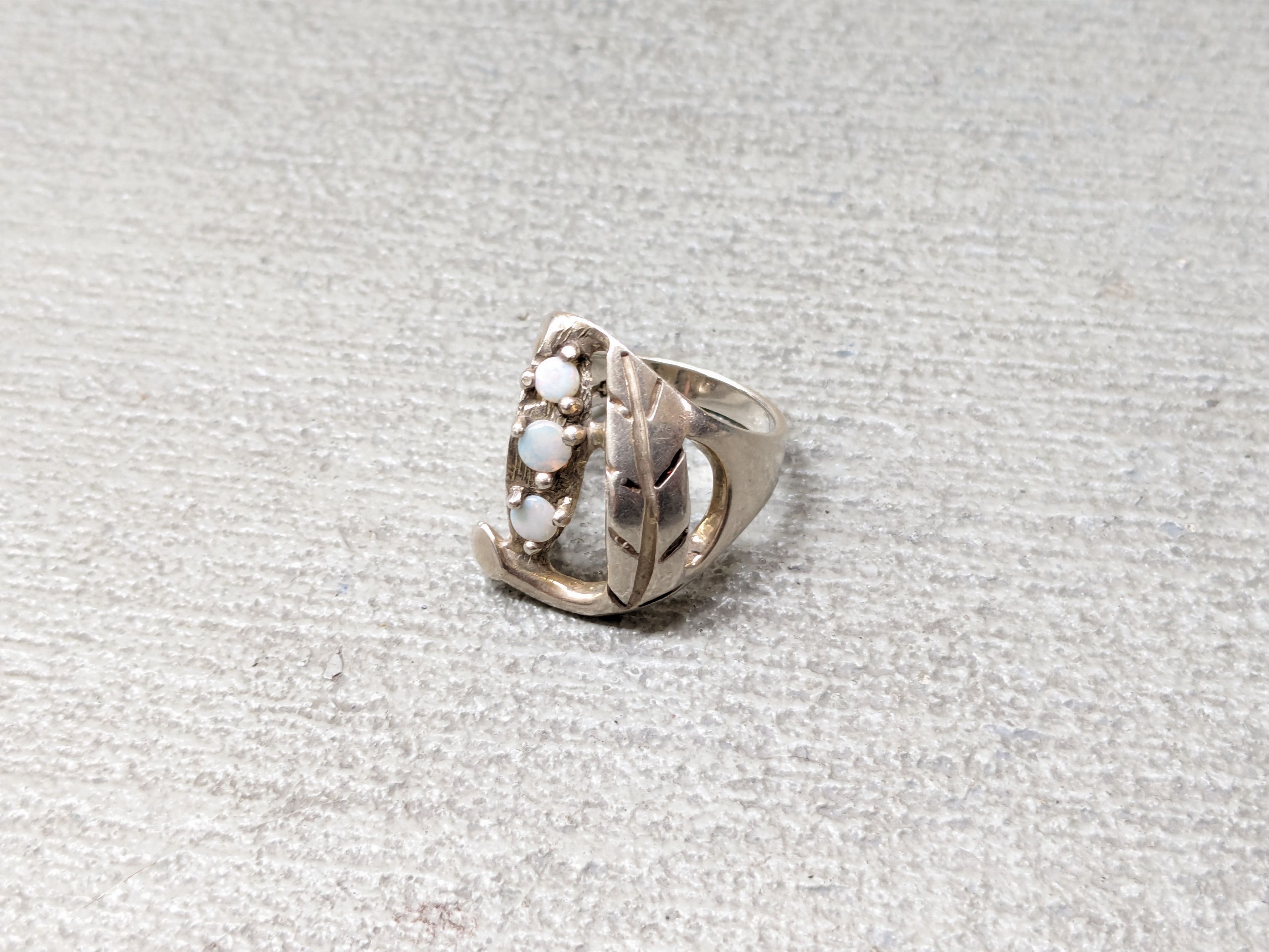 image of Avant Garde x Jewelry Vintage Sterling Silver Ring Opal Size 9 Leaf Native Indian, Men's