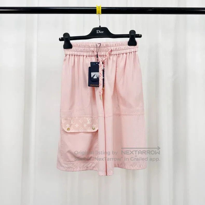 Louis Vuitton Louis Vuitton Pink Monogram Silk Shorts. Size US 32 / EU 48 - 1 Thumbnail