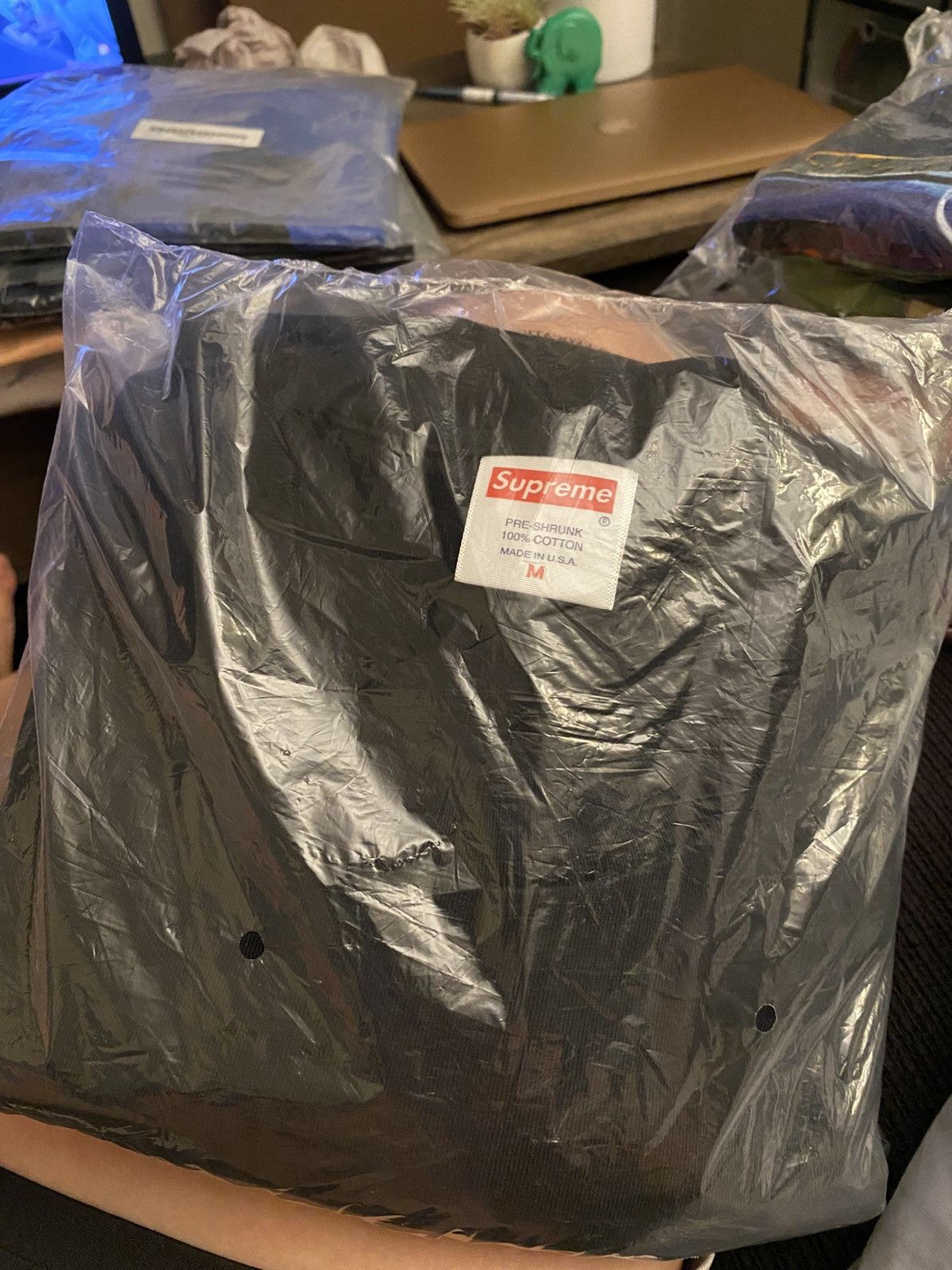 Supreme Supreme Greetings From NY Black. Size M Size US M / EU 48-50 / 2 - 2 Thumbnail