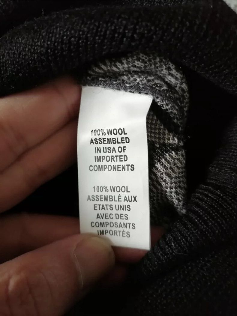Thom Browne Thom Browne Get a free sweater Size US M / EU 48-50 / 2 - 6 Thumbnail