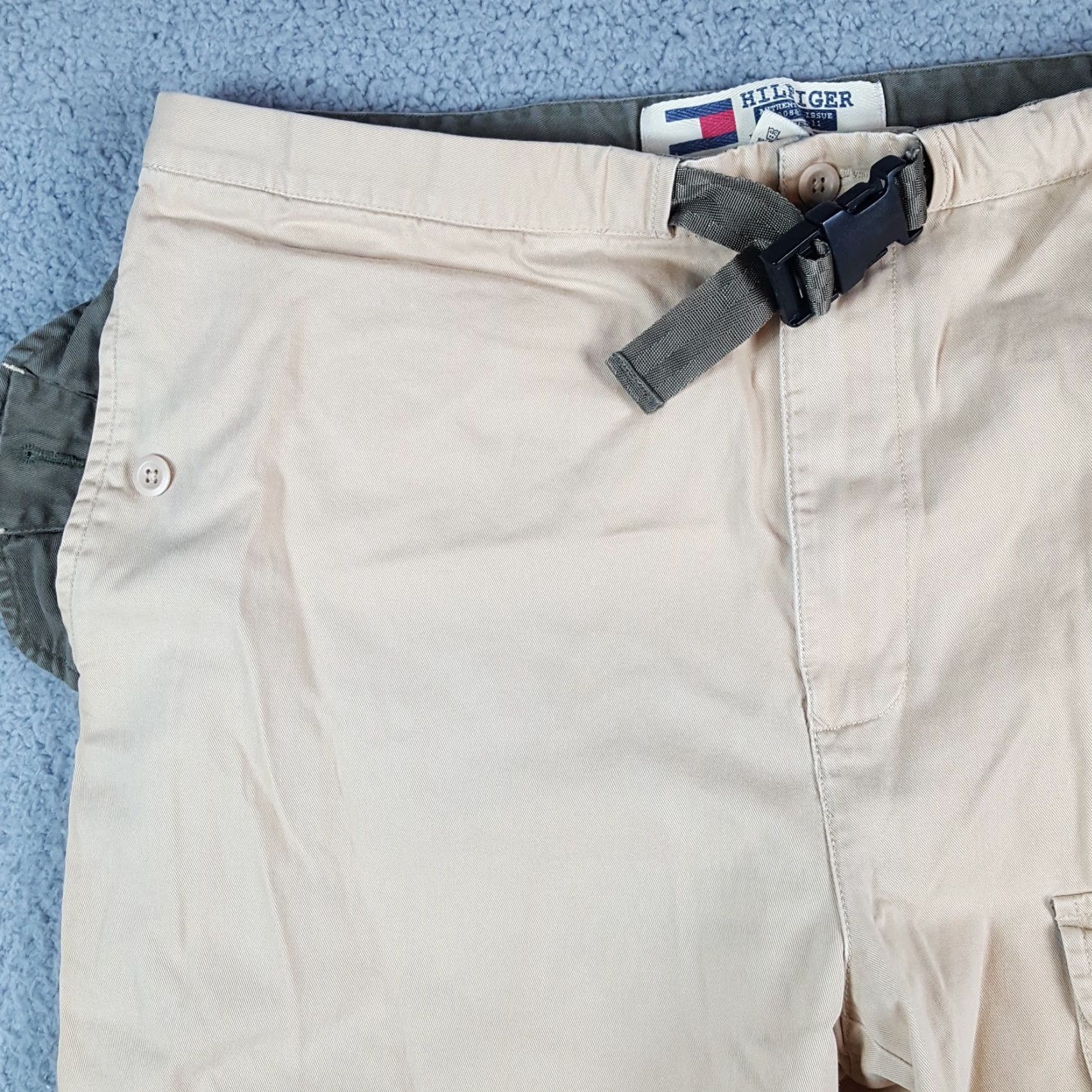 Tommy Hilfiger VINTAGE Y2K Tommy Hilfiger Baggy Cargo Khakis Size M 36x30 Khaki Army 00s Pants Size US 31 - 3 Thumbnail