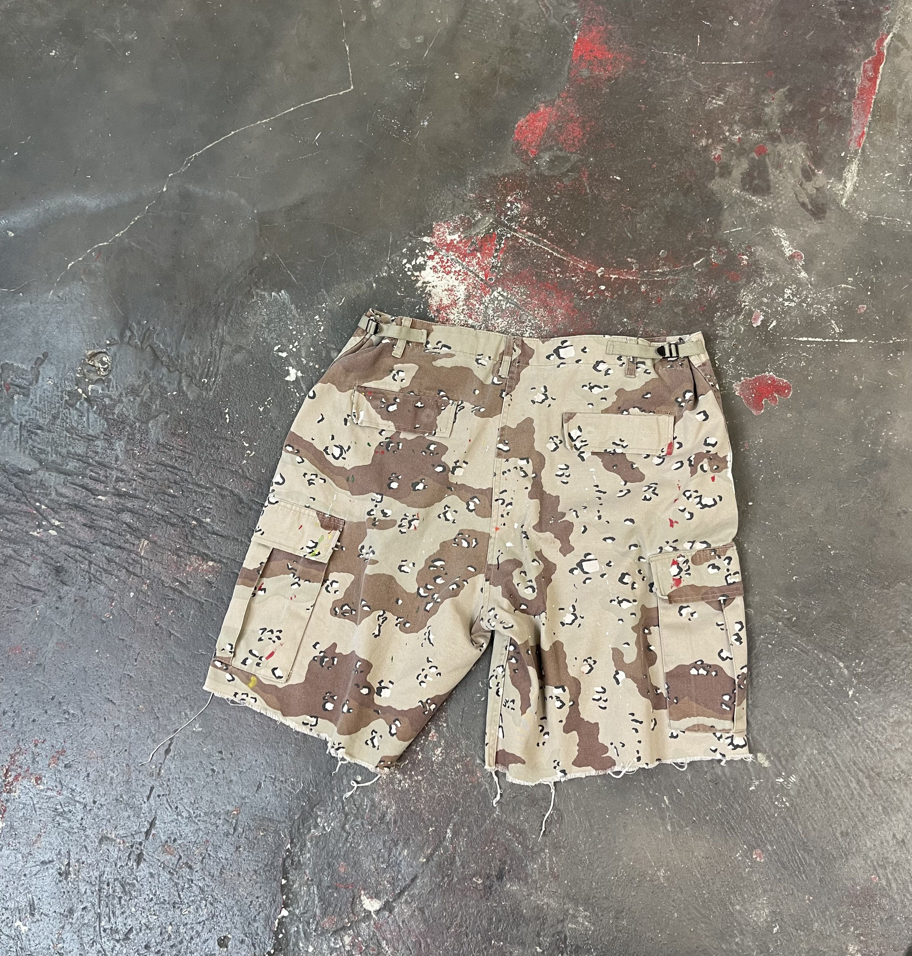 Other Camo Shorts Size US 39 - 10 Thumbnail