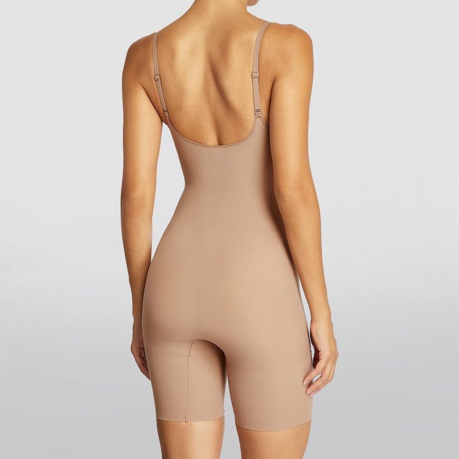 SKIMS Everyday Sculpt Mid Thigh Bodysuit in Bronze shapewear Size XS / US 0-2 / IT 36-38 - 5 Thumbnail