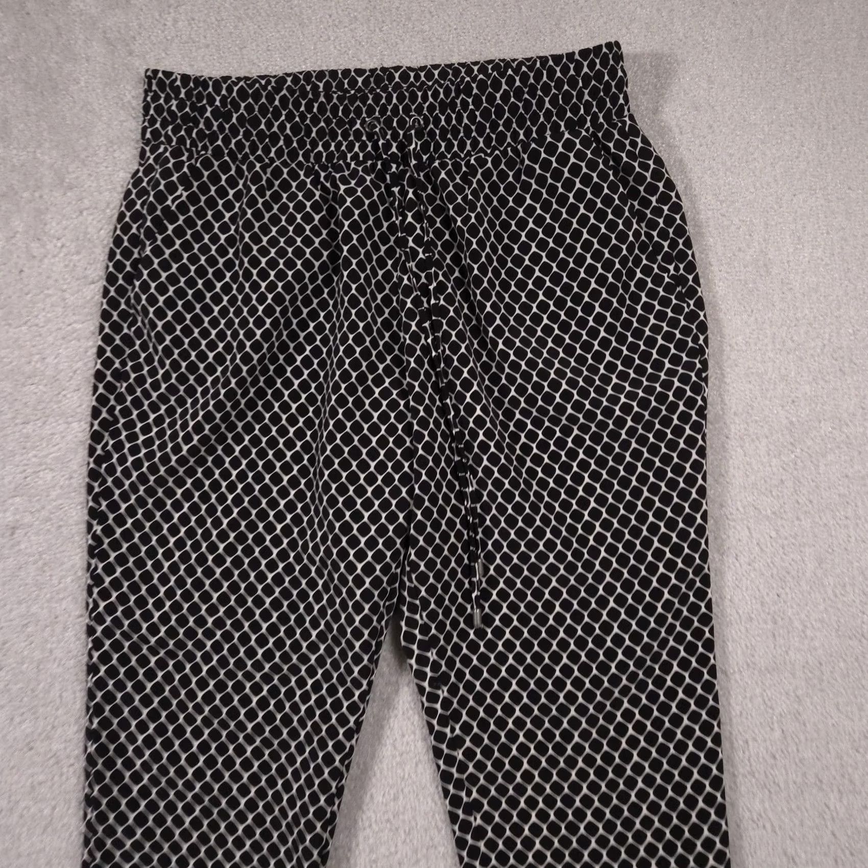 Apt. 9 VINTAGE? No. (But Not Vintage) APT 9 Pants Womens Petite Medium Black White Geometric Print Pull On Tapered Leg Size 32" / US 10 / IT 46 - 3 Thumbnail