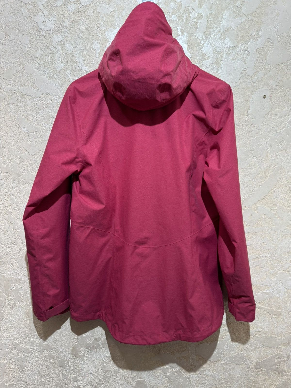 Berghaus × The Mountain Berghaus Women's Elara Waterproof Shell Jacket UK 14 Size L / US 10 / IT 46 - 8 Thumbnail