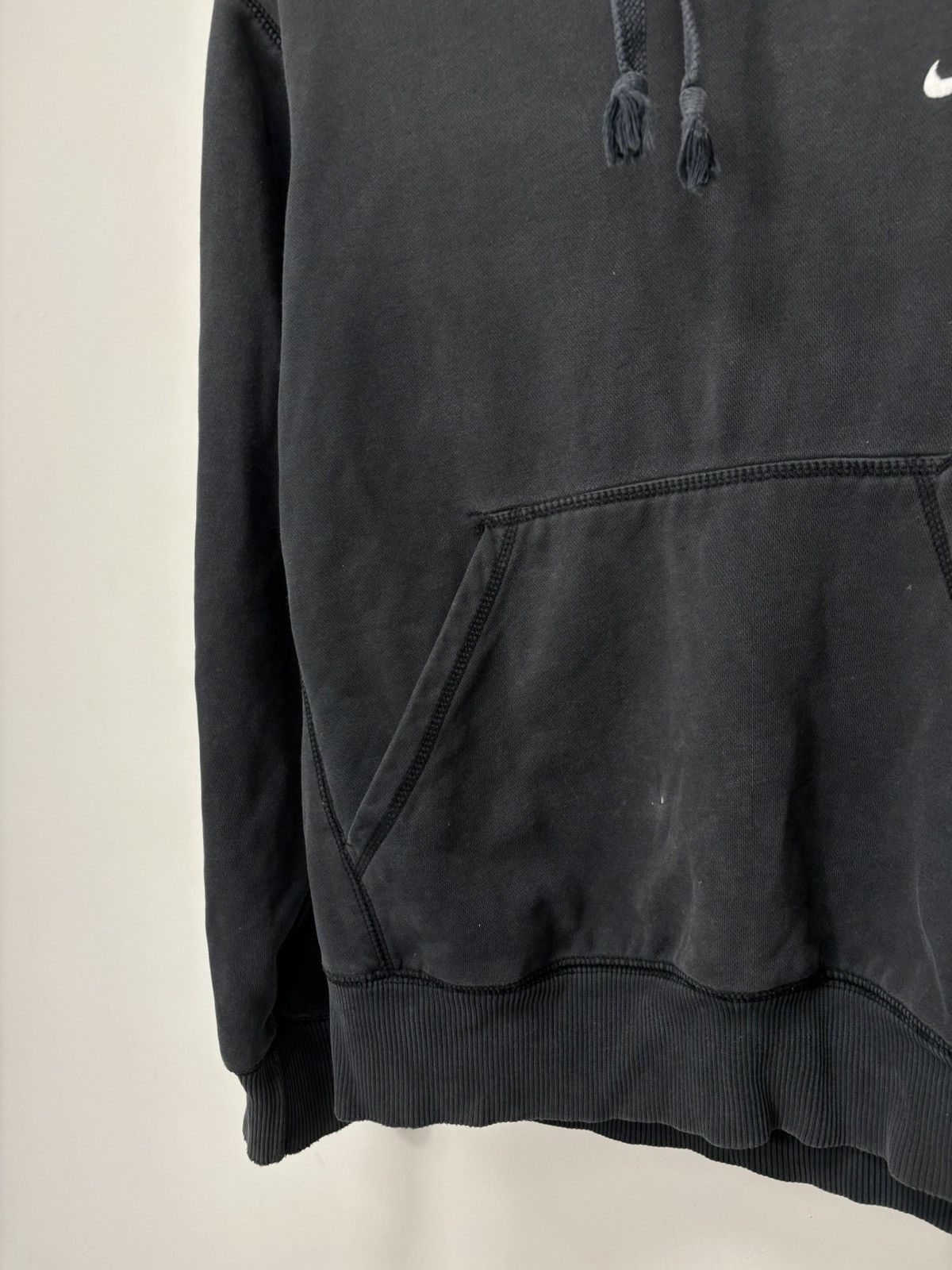 Nike Vintage Nike Sun Faded Y2K Hype Black Hoodie Size US S / EU 44-46 / 1 - 8 Thumbnail