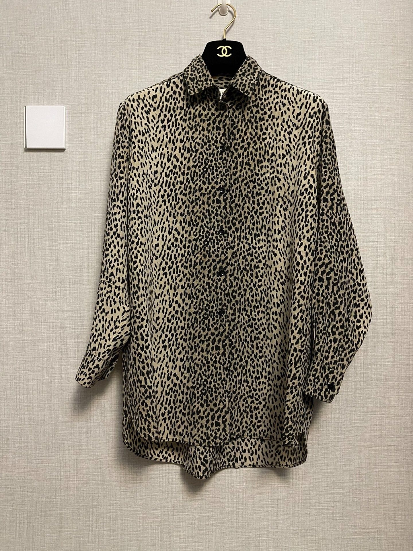 Saint Laurent Paris oversized leopard print silk shirt Size L / US 10 / IT 46 - 1 Thumbnail