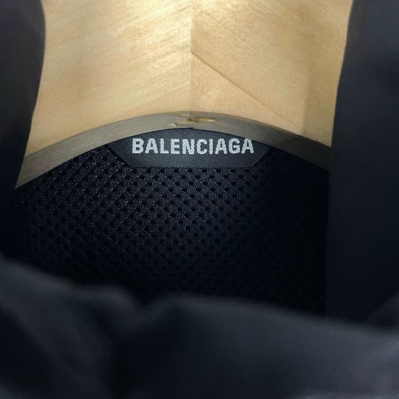 Balenciaga Balenciaga FW20 double-hook logo embroidered nylon jacket w Size US S / EU 44-46 / 1 - 4 Thumbnail