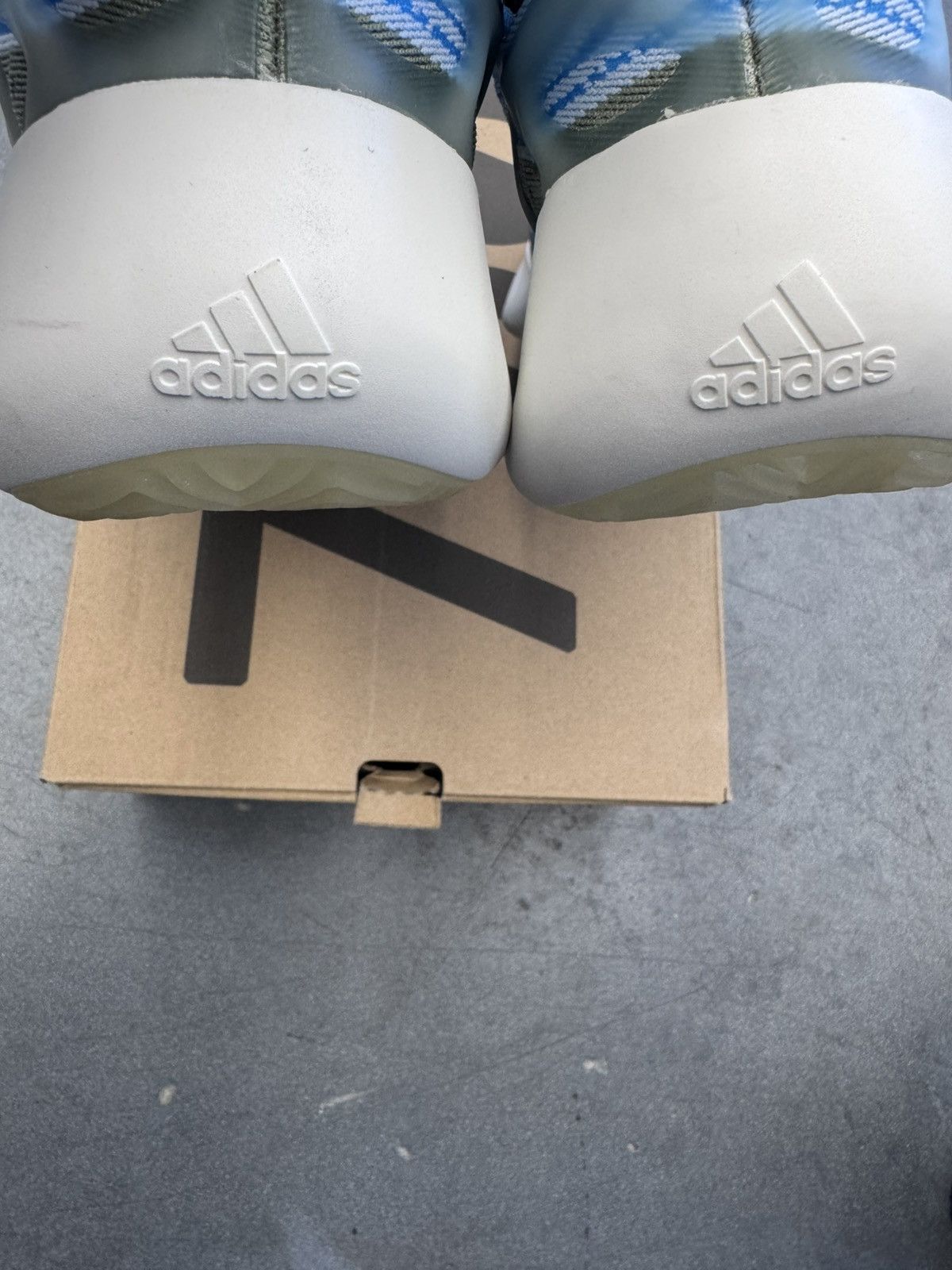 Yeezy 2020 Adidas Yeezy 700 V3 Arzareth Size US 8 / EU 41 - 8 Thumbnail