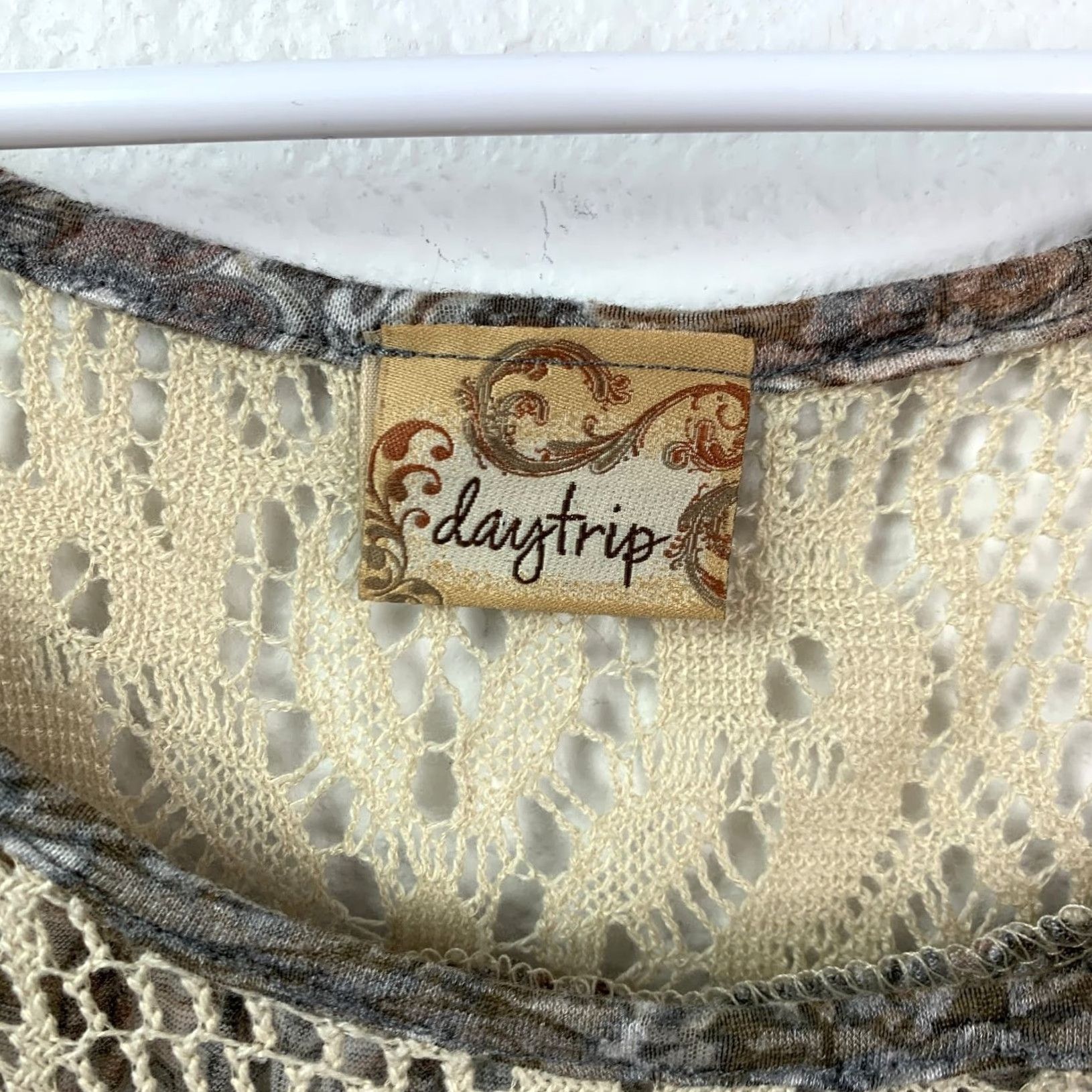Vintage Y2K Daytrip Women's Vintage Lace Yoke Boho Top Short Sleeve Blouse Size S / US 4 / IT 40 - 4 Thumbnail
