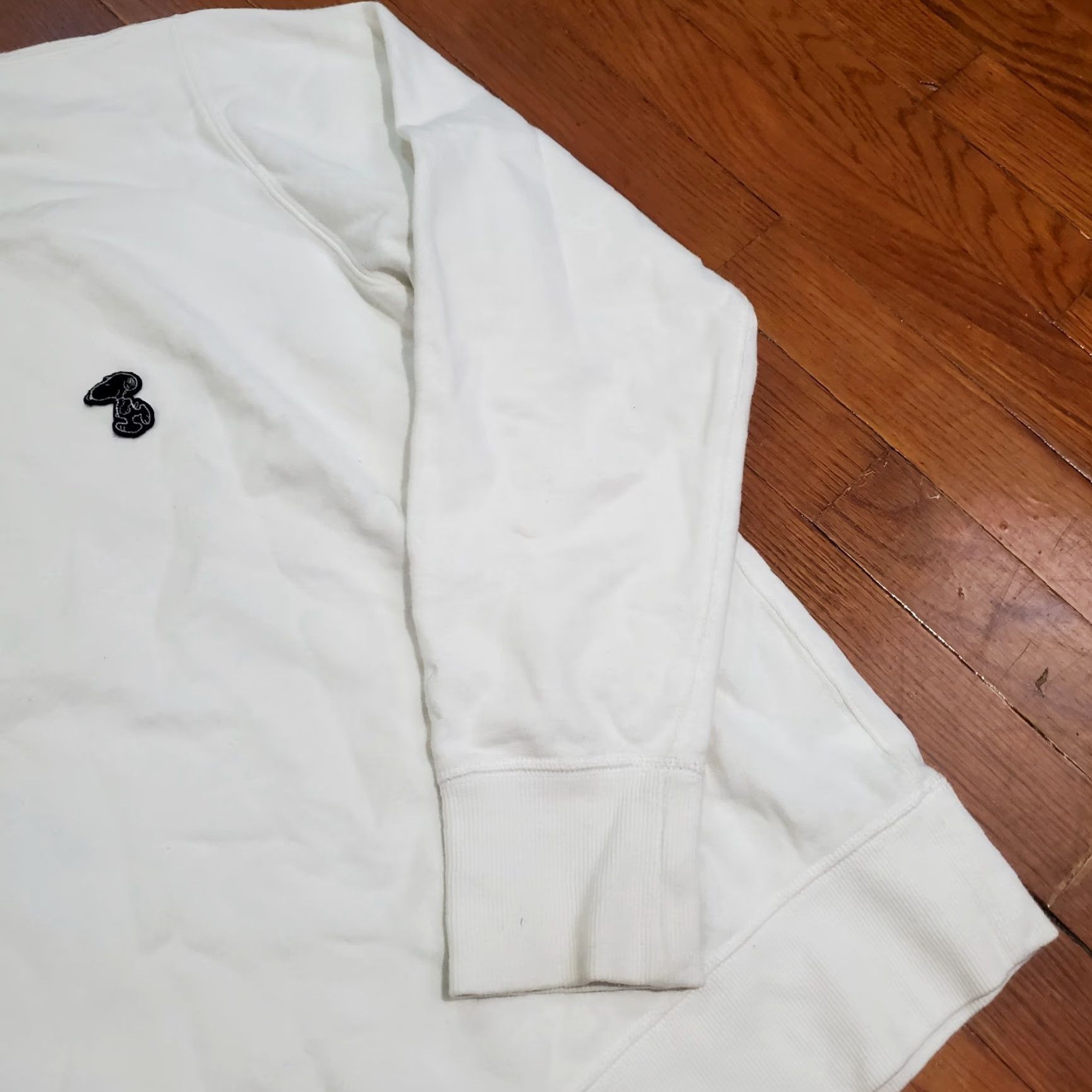 Uniqlo VINTAGE Uniqlo X Kaws X Peanuts Little Snoopy Crewneck White Size Medium (2017) Size US M / EU 48-50 / 2 - 4 Thumbnail