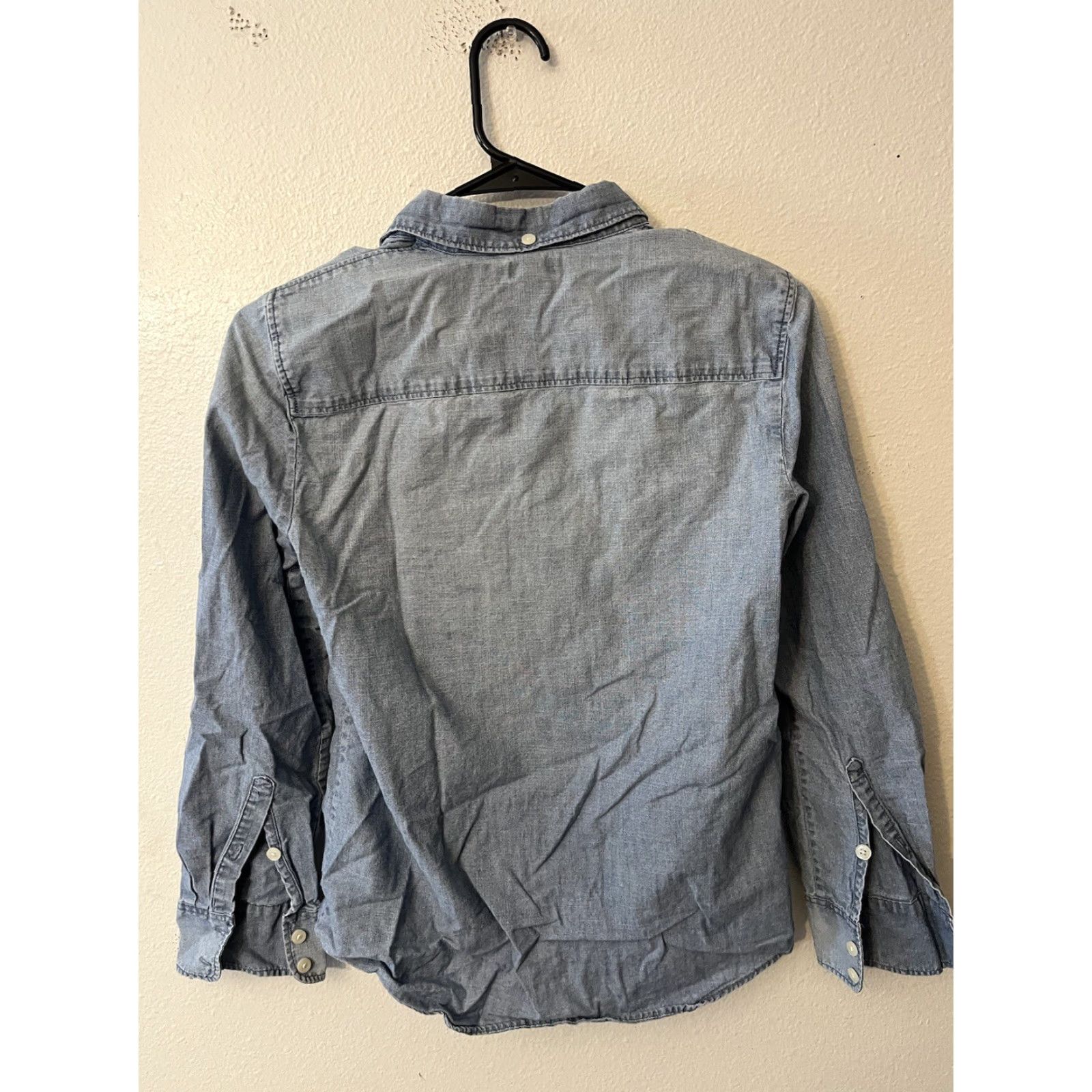 J.Crew VINTAGE J.CREW Shirt Women's XS Chambray Button-Up Roll Tab Sleeve Pockets Denim 91506 Size XS / US 0-2 / IT 36-38 - 3 Thumbnail