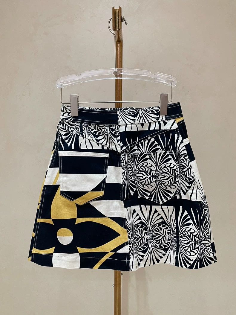 Louis Vuitton Louis Vuitton Jean Half Skirt 2503-Nextarrow Size 37" - 2 Thumbnail