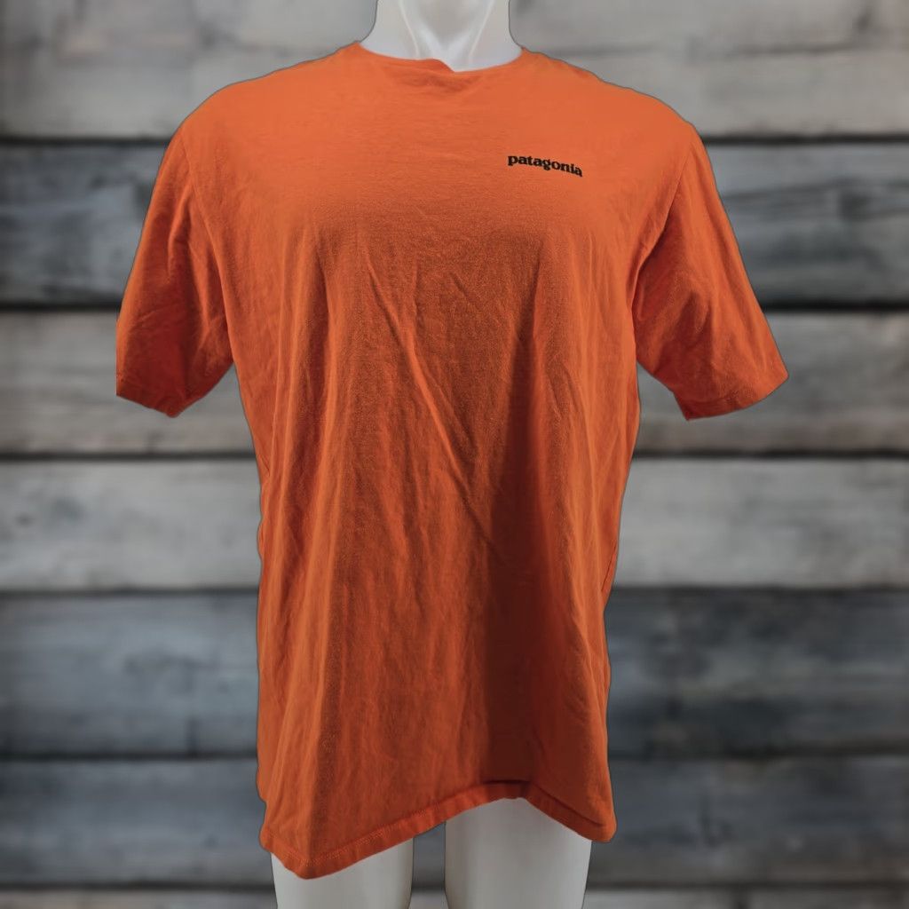 Patagonia Patagonia Logo T-Shirt Men’s Large Orange Organic Cotton Short Sleeve Crew Neck Size US L / EU 52-54 / 3 - 1 Thumbnail