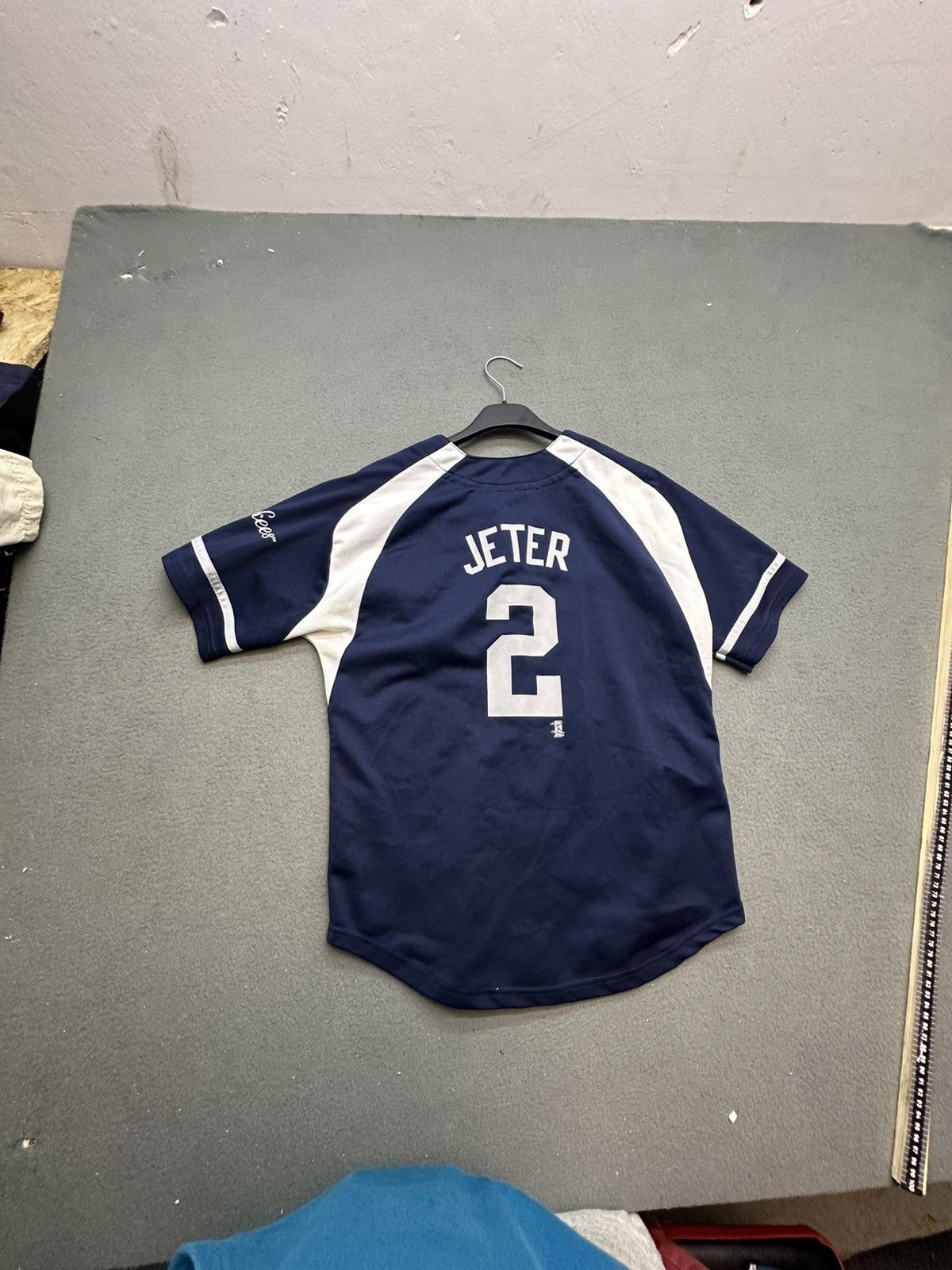 Adidas Adidas Yankees jersey Jeter #2 button-up M very good Size US M / EU 48-50 / 2 - 8 Thumbnail