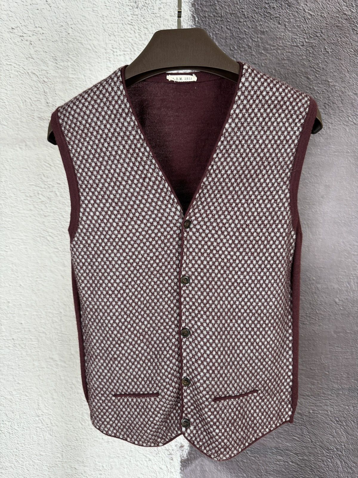 L.B.M. 1911 L.B.M 1911 Red Burgundy Wool Button Up Knitted vest gilet Size US L / EU 52-54 / 3 - 2 Thumbnail