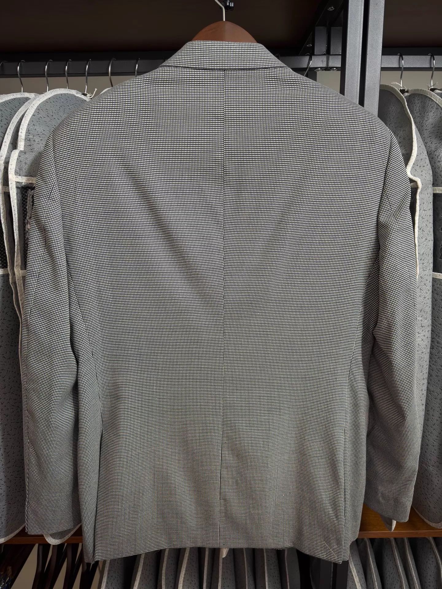 Giorgio Armani Giorgio Armani Slim Gray Microdot Wool-Silk Suit 50/52 Size 52R - 2 Thumbnail