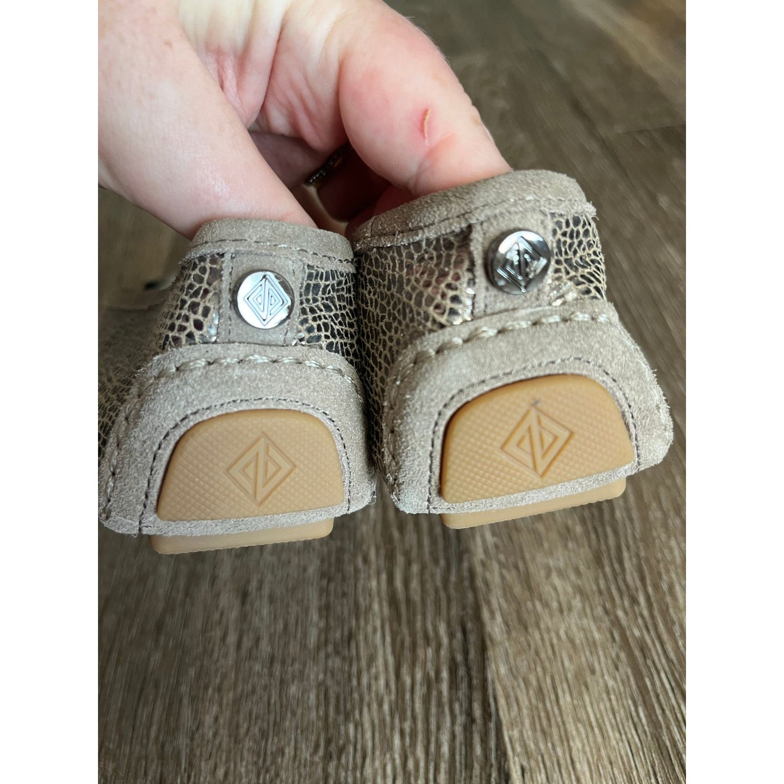 Donald Pliner DONALD PLINER Raya Pebbled Leather Flat Womens 6.5 Metallic Size US 6.5 / IT 36.5 - 4 Thumbnail