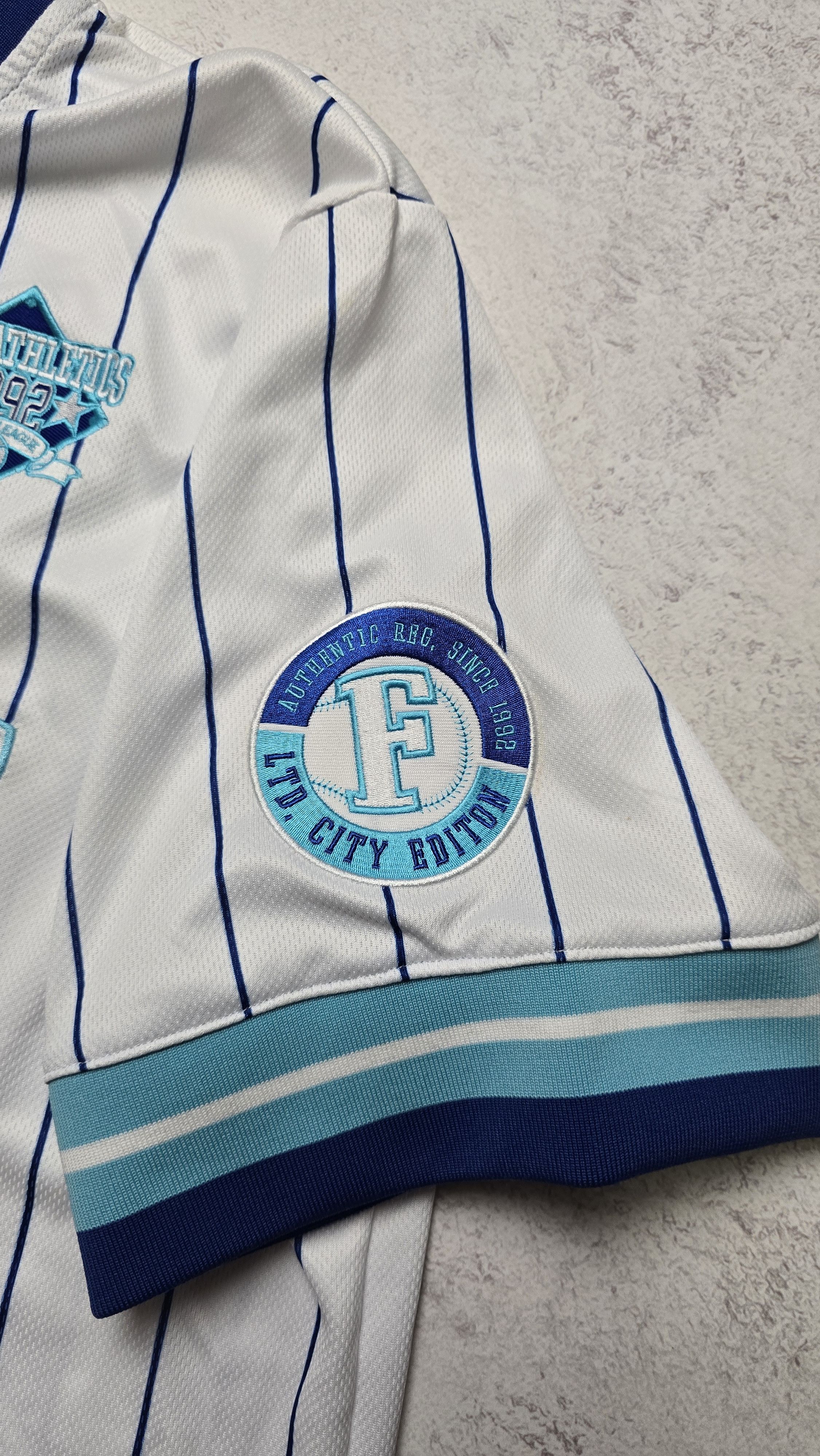 Fubu Vintage Fubu Harlem Y2K Rare White Pinstripe jersey Size US S / EU 44-46 / 1 - 10 Thumbnail