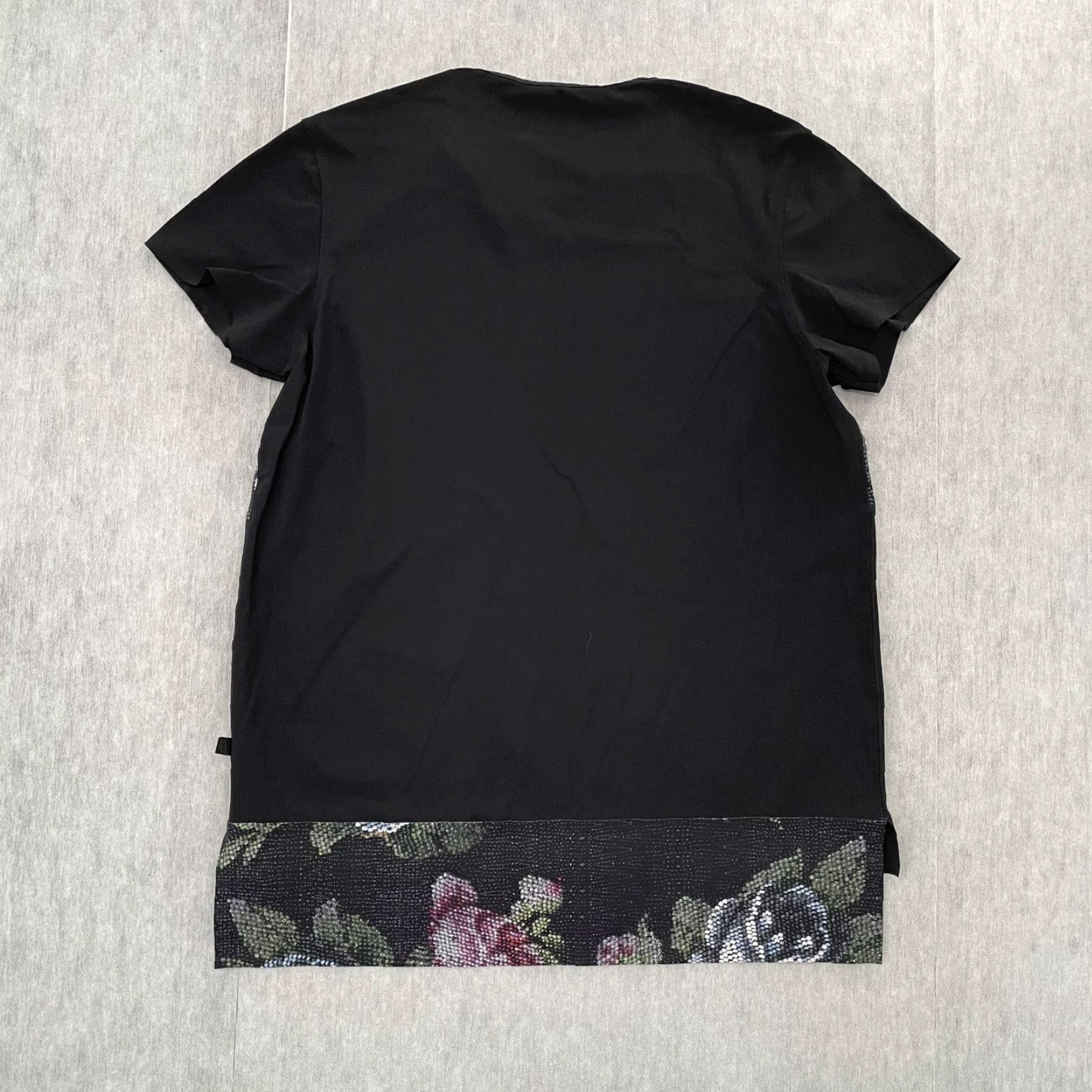 Lululemon Lululemon Shirt Women 6 Black Floral Yoga Activewear Short Sleeve Crew Neck Ladies Womens Size M / US 6-8 / IT 42-44 - 2 Thumbnail