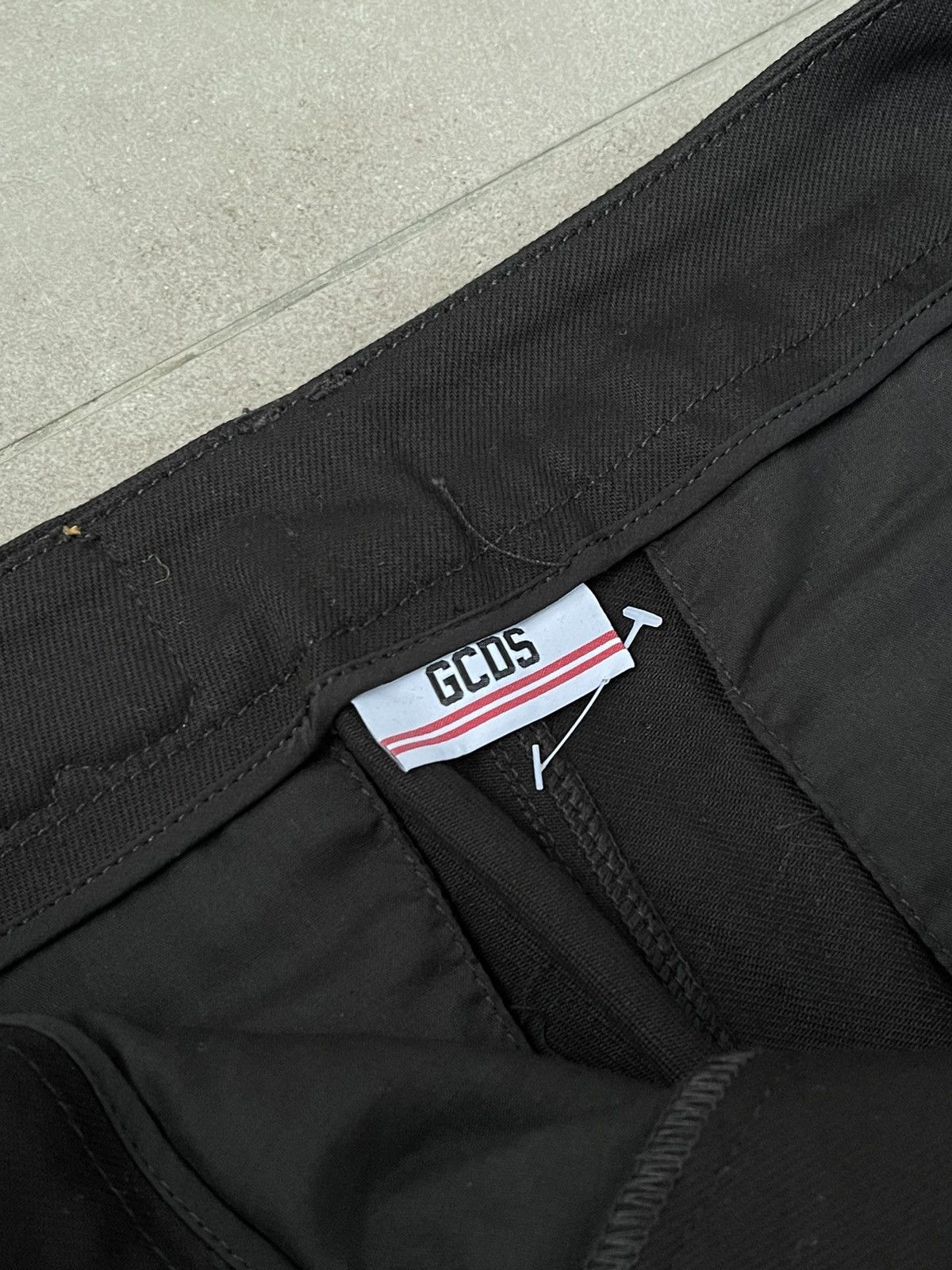 GCDS !DS! AW22 GCDS Logo Patch Cargo Black Pants Size US 32 / EU 48 - 21 Thumbnail