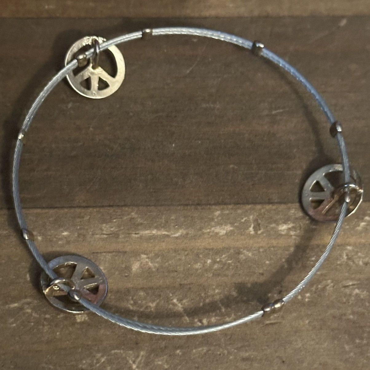 Other Two tone peace sign cable wire bracelet Size ONE SIZE - 4 Thumbnail