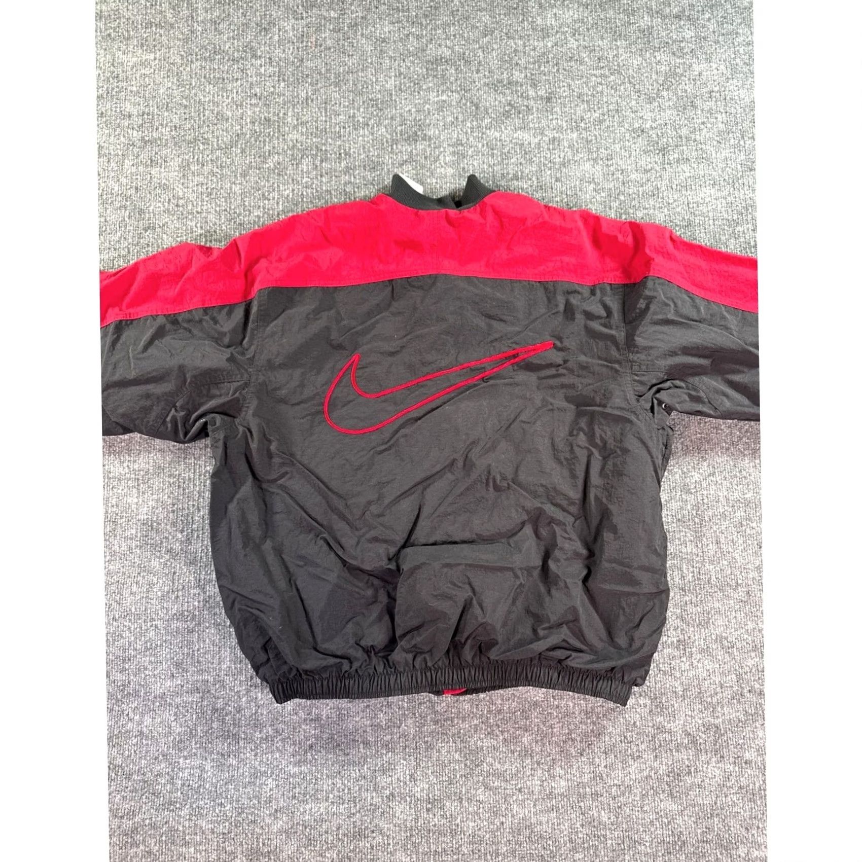 Nike VINTAGE Nike Bomber Jacket Mens M Black 90s Big Swoosh Quilted Lined Zip Size US M / EU 48-50 / 2 - 2 Thumbnail