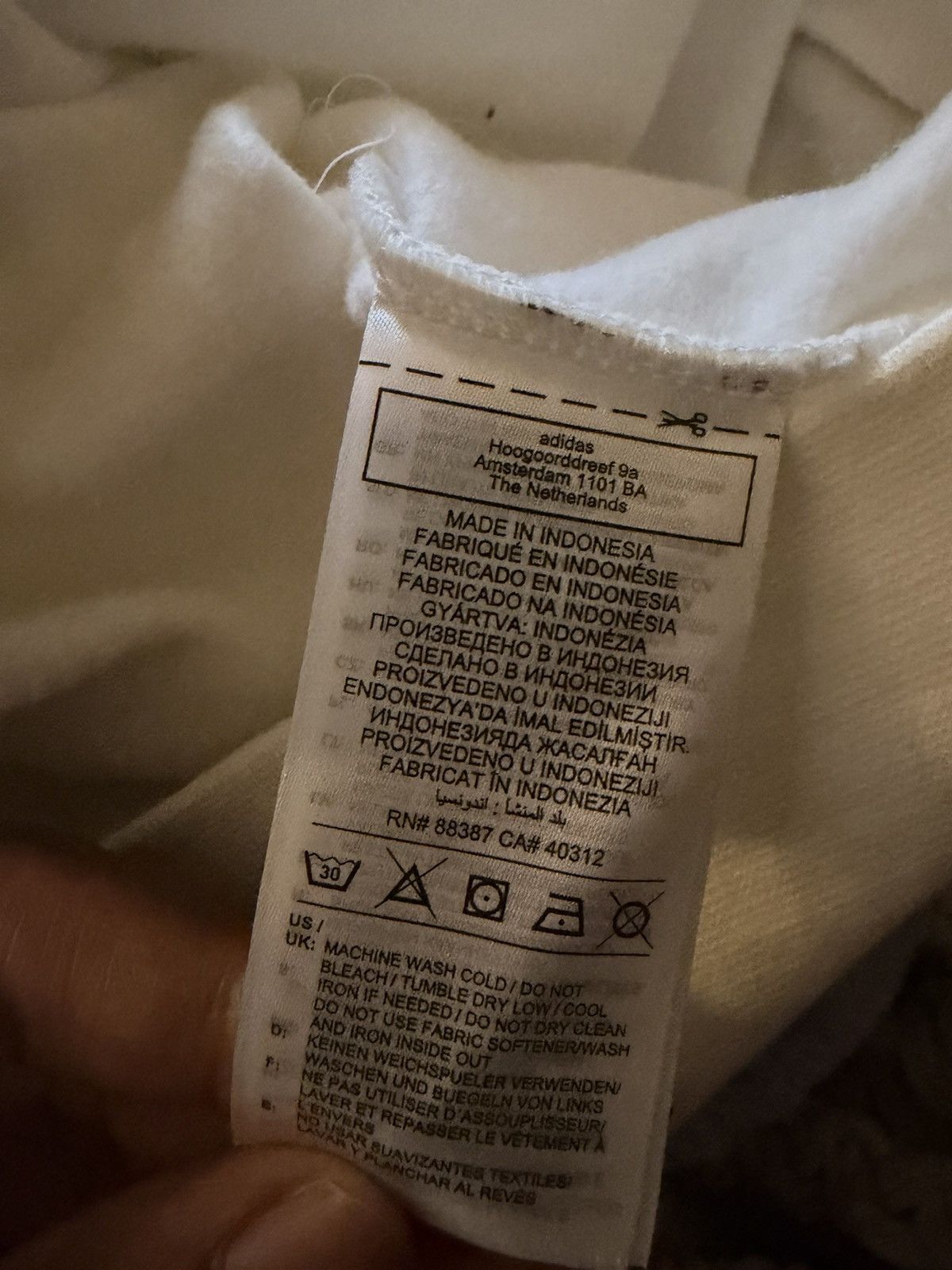 Adidas Adidas white crewneck sweatshirt Size US M / EU 48-50 / 2 - 3 Thumbnail