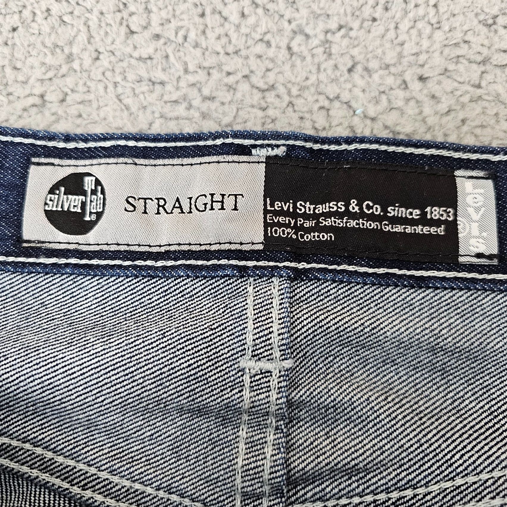 Denime VINTAGE Levis Silvertab Jeans Mens Straight Dark Wash Denim Cotton 31x26 Regular 5-Pocket Blue Jeans Mens Size US 31 - 4 Thumbnail