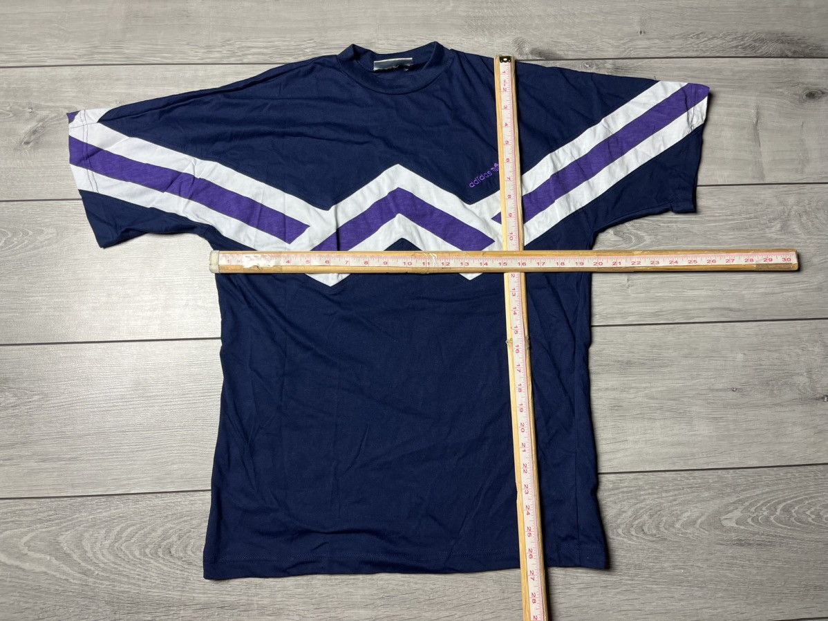 Adidas Vintage Adidas Geometric Tshirt size Medium Size US M / EU 48-50 / 2 - 6 Thumbnail