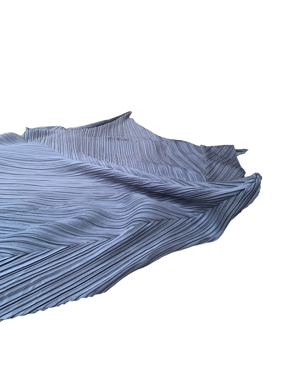 Issey Miyake 90s Issey Miyake Batwing 3D pleated gradient cardigan Size US M / EU 48-50 / 2 - 8 Thumbnail