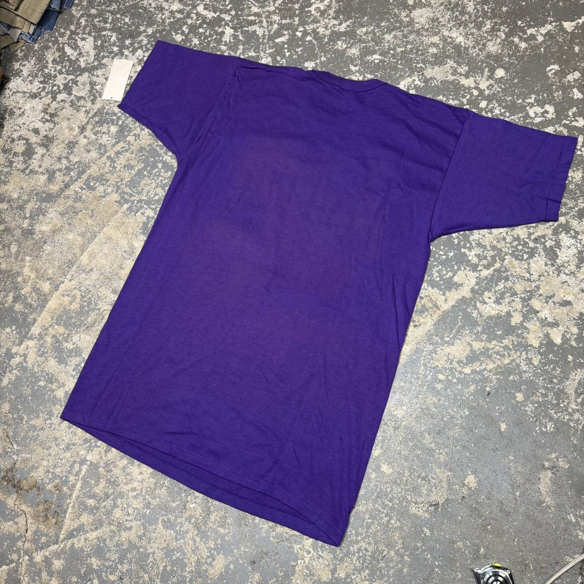 NBA Vintage Los Angeles Lakers Purple Champion NBA Purple Tshirt Size US L / EU 52-54 / 3 - 10 Thumbnail