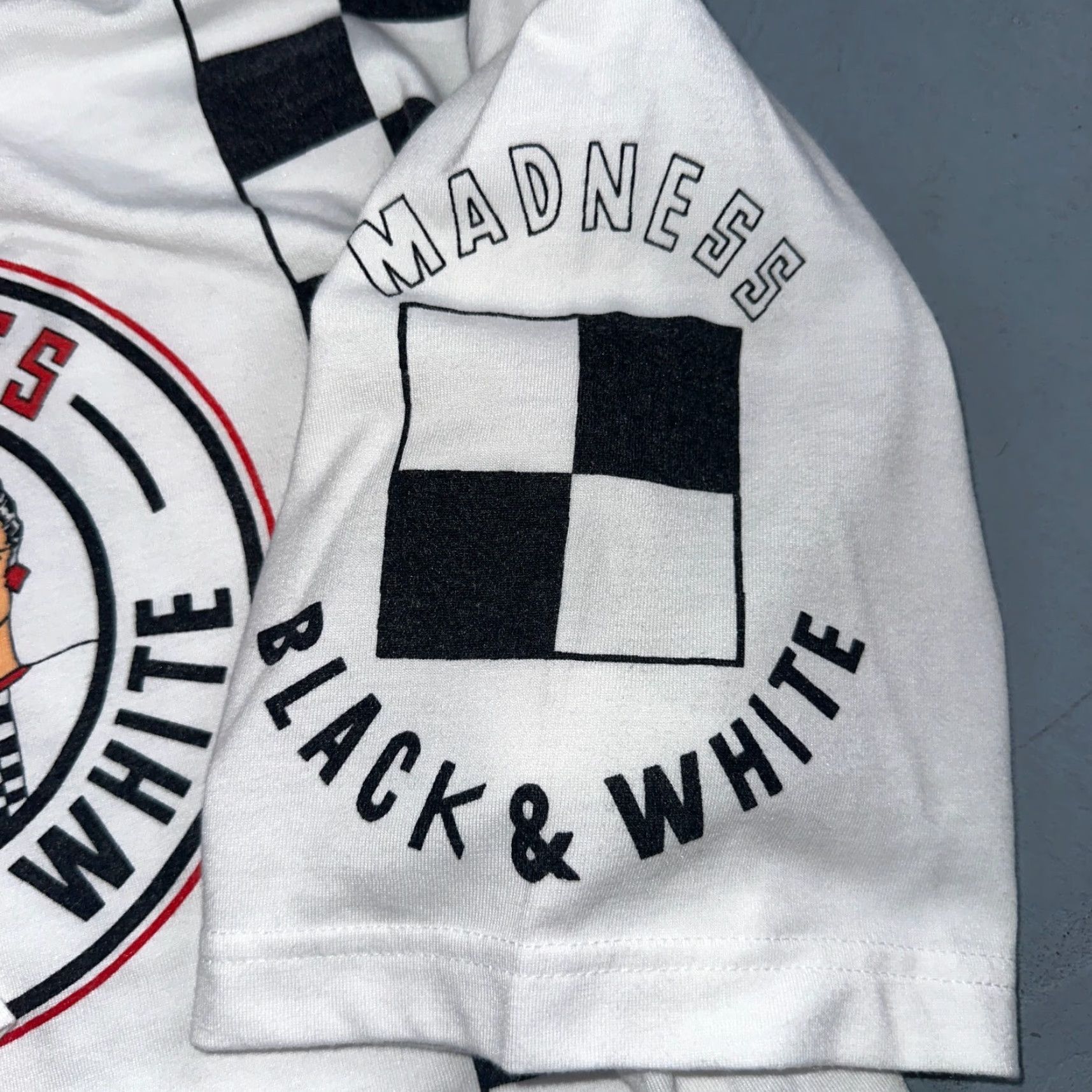 Vintage VINTAGE Madness T-Shirt Men M White Black Checkerboard 90s Drama Art Short Sleeve Crew Neck Size US M / EU 48-50 / 2 - 6 Thumbnail