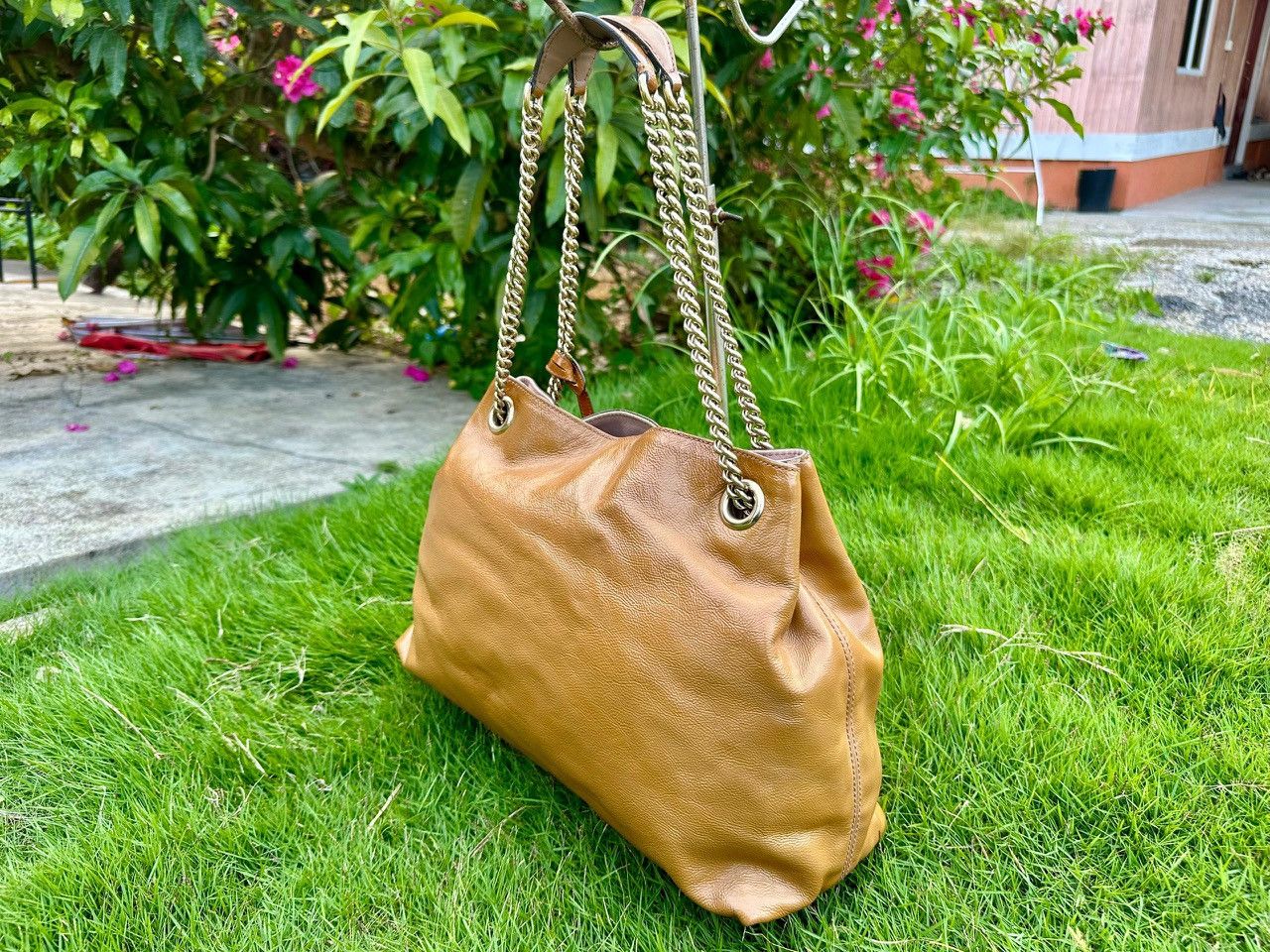 Gucci Authentic Gucci Soho Patent Leather Chain Tote Bag Size ONE SIZE - 3 Thumbnail