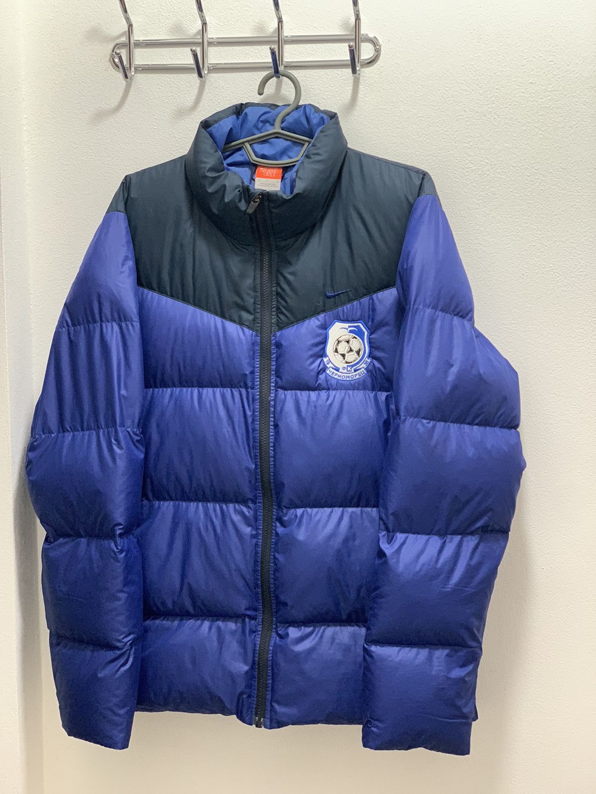 Nike Vintage Nike FC Chernomorets Ukraine Down Puffer Jacket Size US M / EU 48-50 / 2 - 1 Thumbnail