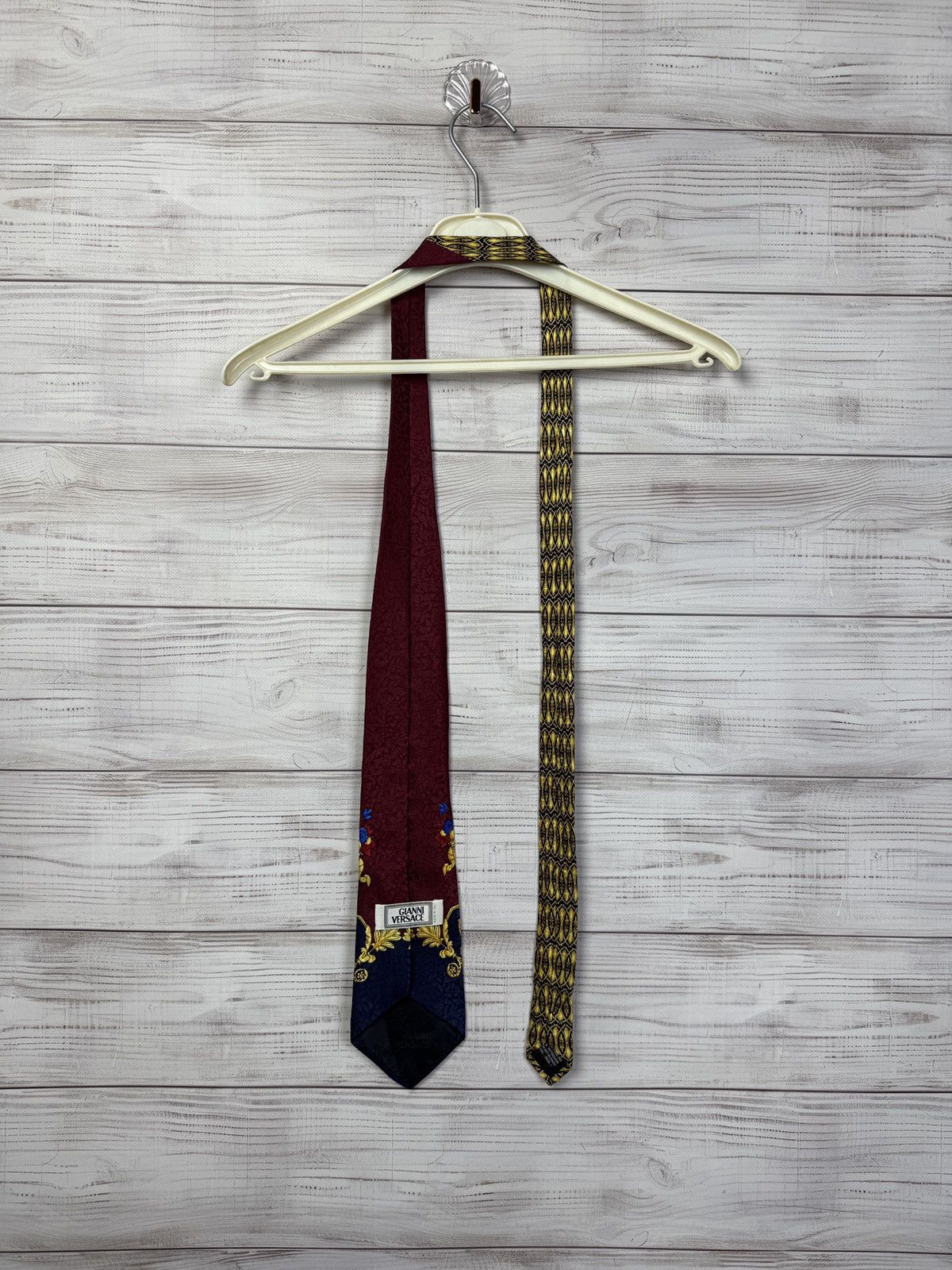 Versace GIANNI VERSACE TIE FULL LOGO 100% SILK LUXURY Size ONE SIZE - 1 Thumbnail