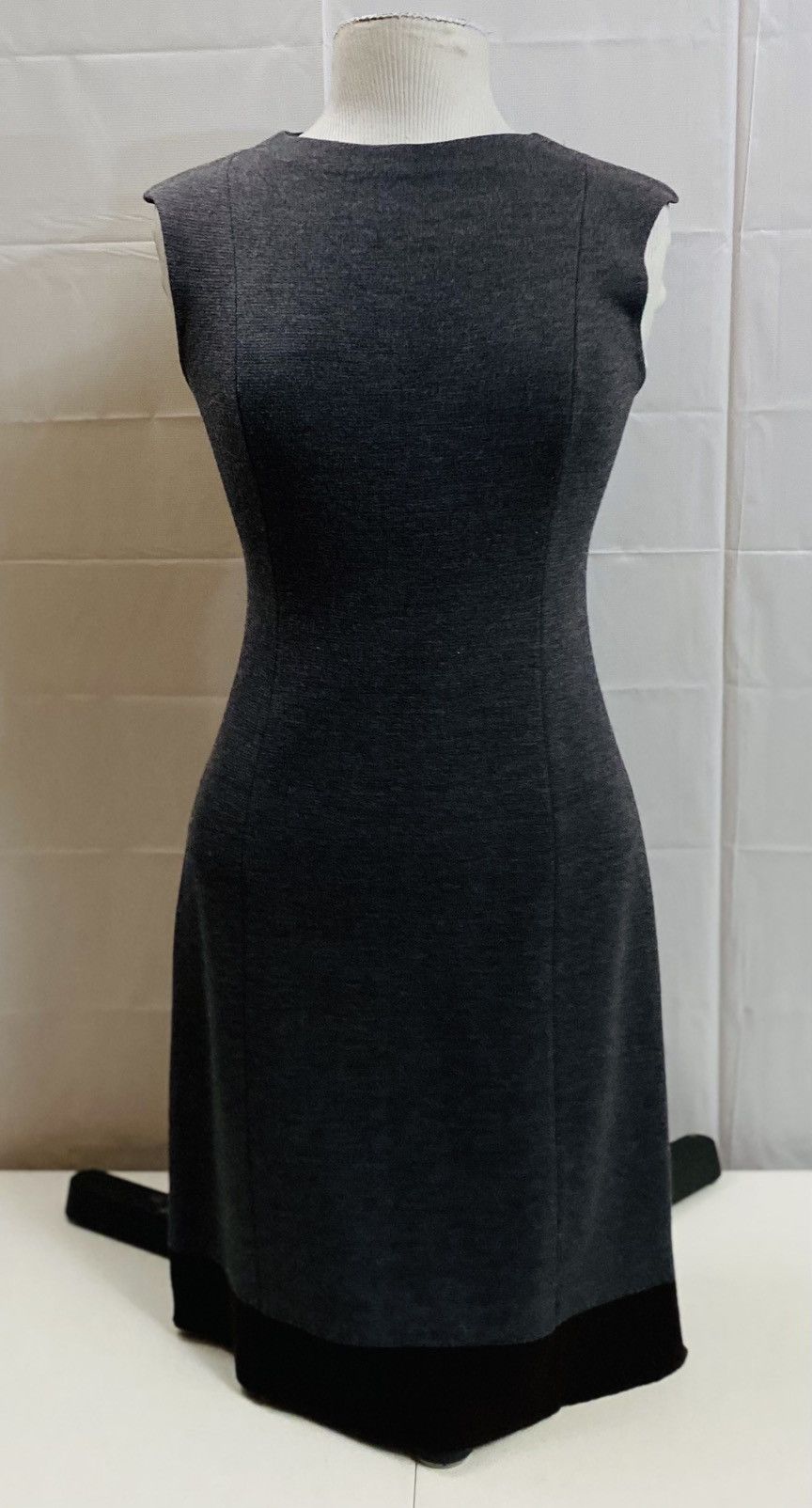 St. John St. John 🇺🇸 Char Gray/Black Wool Blend Knit Mini Dress 4 VGC Size S / US 4 / IT 40 - 1 Thumbnail