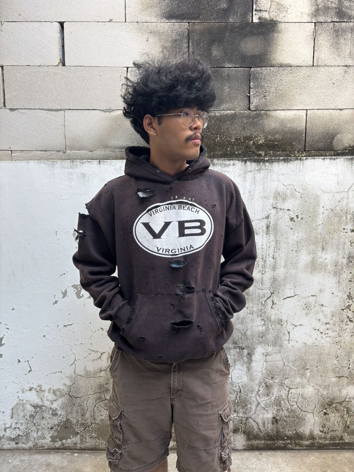 Vintage Thrashed Virginia Beach Faded Distressed Hoodie Size US XL / EU 56 / 4 - 2 Thumbnail
