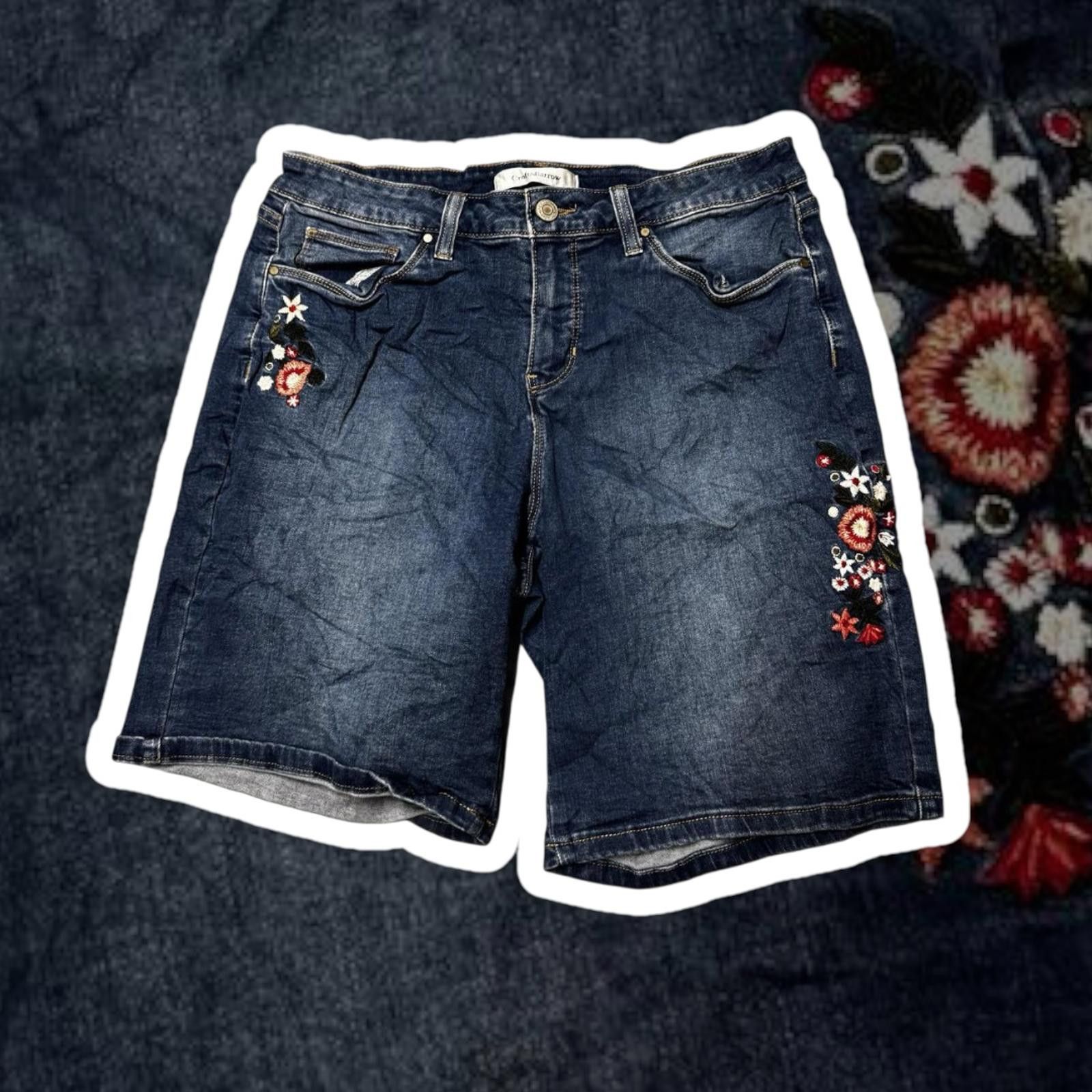 Croft & Barrow Croft & Barrow Embroidered Denim Shorts Size 30" / US 8 / IT 44 - 1 Thumbnail