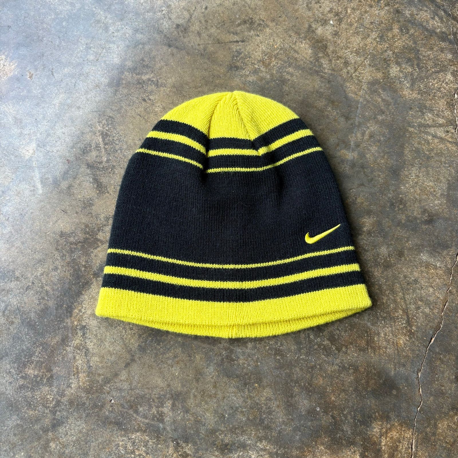 Nike Cool Vintage Y2K Nike Beanie Toque Size ONE SIZE - 1 Thumbnail