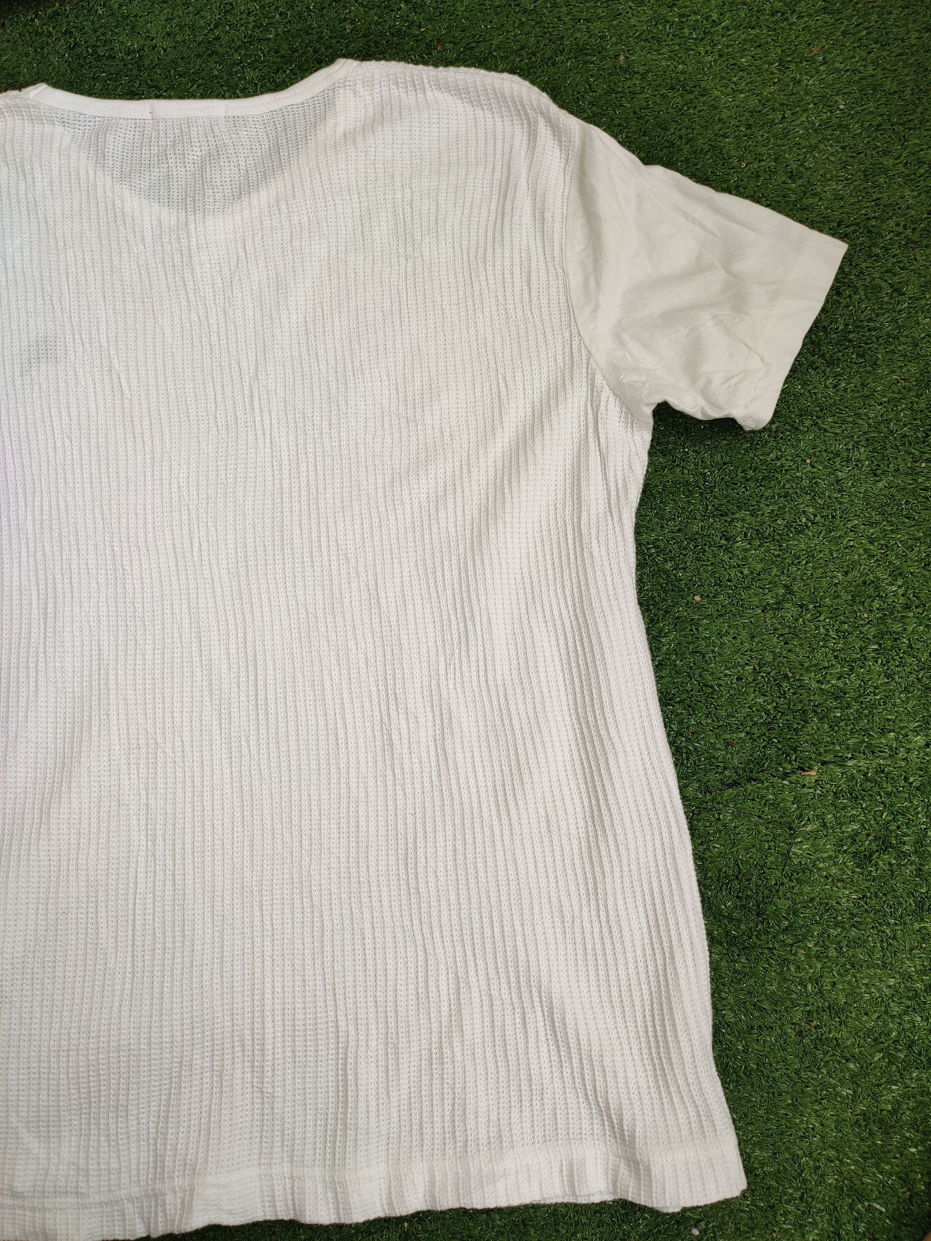 Burberry Burberry V- Neck Tee Size US L / EU 52-54 / 3 - 6 Thumbnail