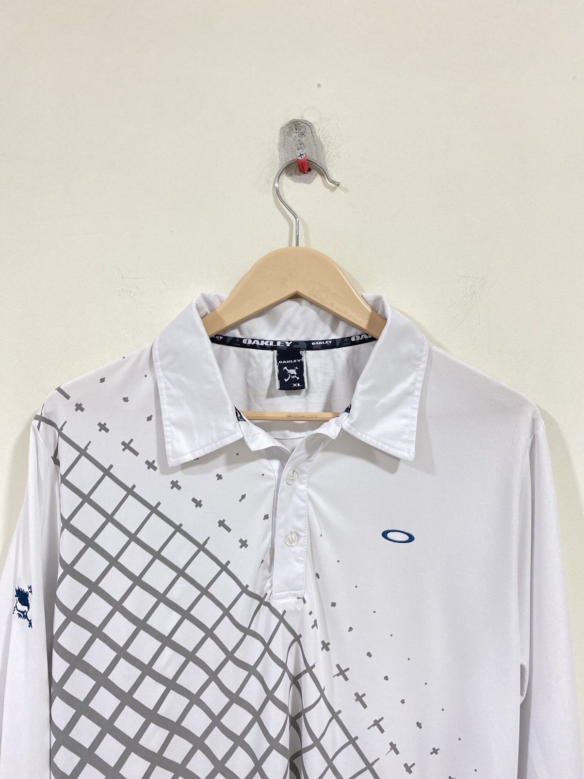 Japanese Brand × Oakley White and grey Oakley long sleeve golf polo shirt Size US XL / EU 56 / 4 - 2 Thumbnail