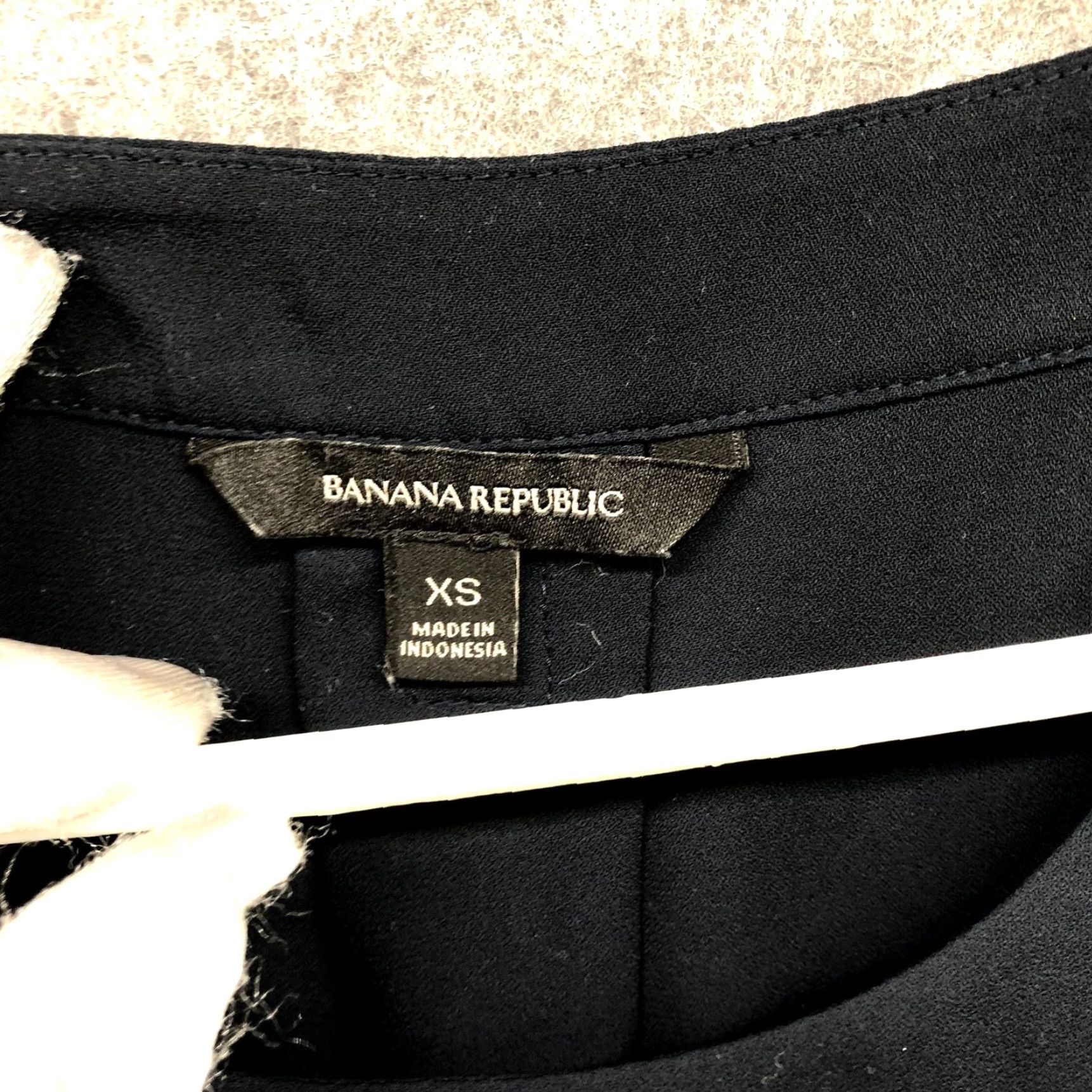 Banana Republic Banana Republic Blouse Womens XS Long Sleeve Pleat Back Crew Neck Chiffon Sheer Navy Blue Size XS / US 0-2 / IT 36-38 - 5 Thumbnail