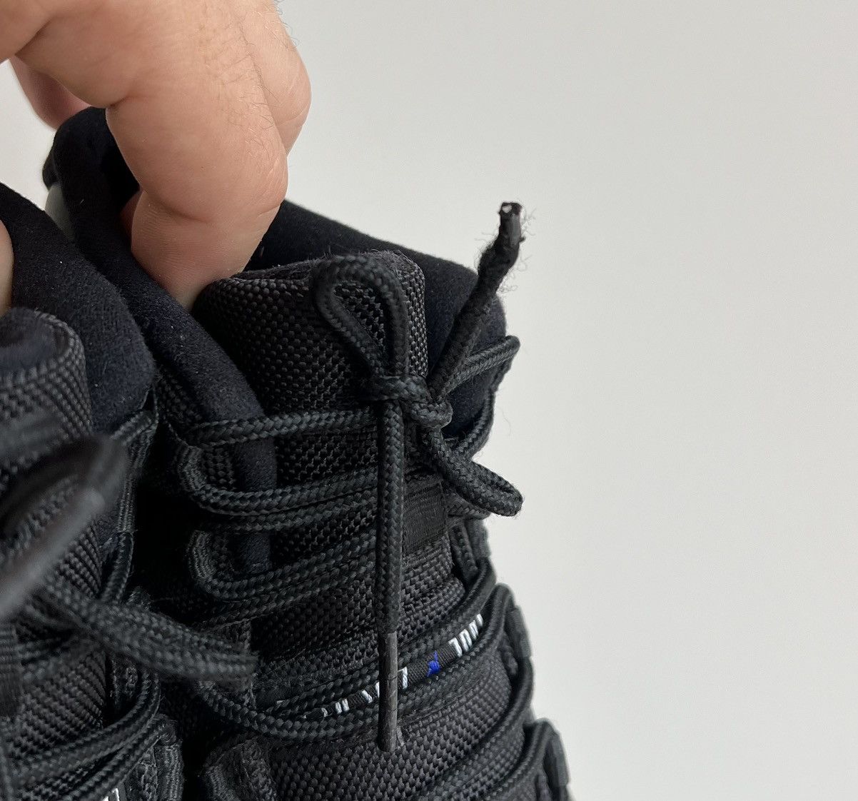 Jordan Brand × Nike Nike Air Jordan XI 11 Retro Space Jam Black Sneakers Size US 4 / IT 34 - 3 Thumbnail