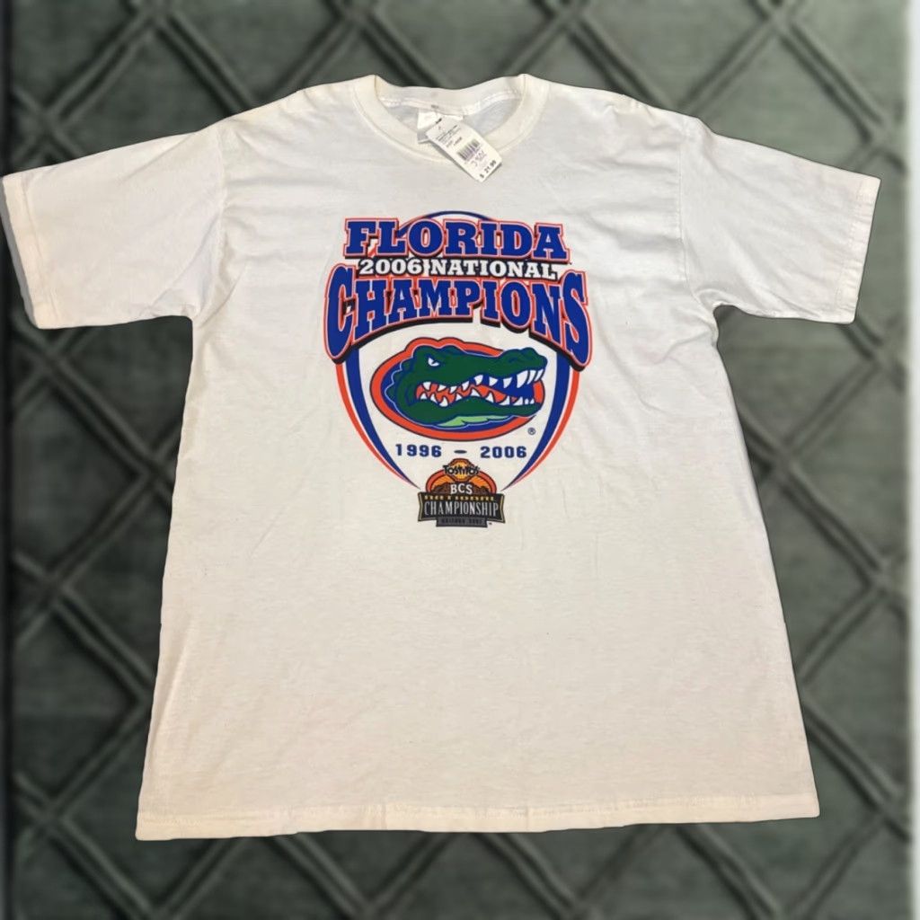 Champion VINTAGE Florida Gators 2006 National Champions Football NWT T-Shirt Large Mens Regular White Size US L / EU 52-54 / 3 - 1 Thumbnail